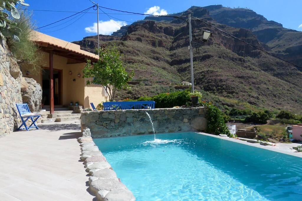 Hotel Casa con piscina privada en Cercados de Espino - Image 1