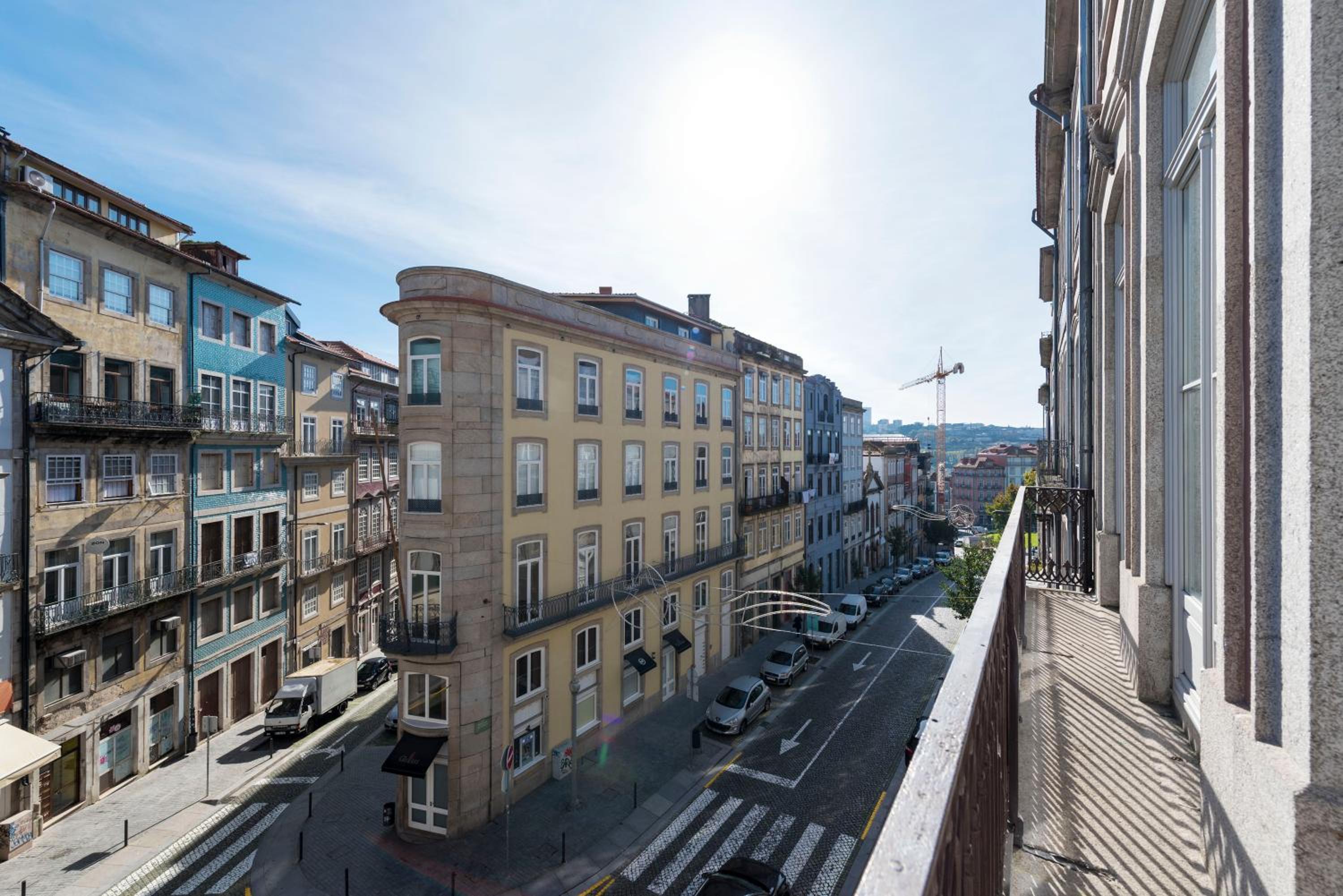 LovelyStay - Deluxe 2BR Duplex with Splendid View view 2