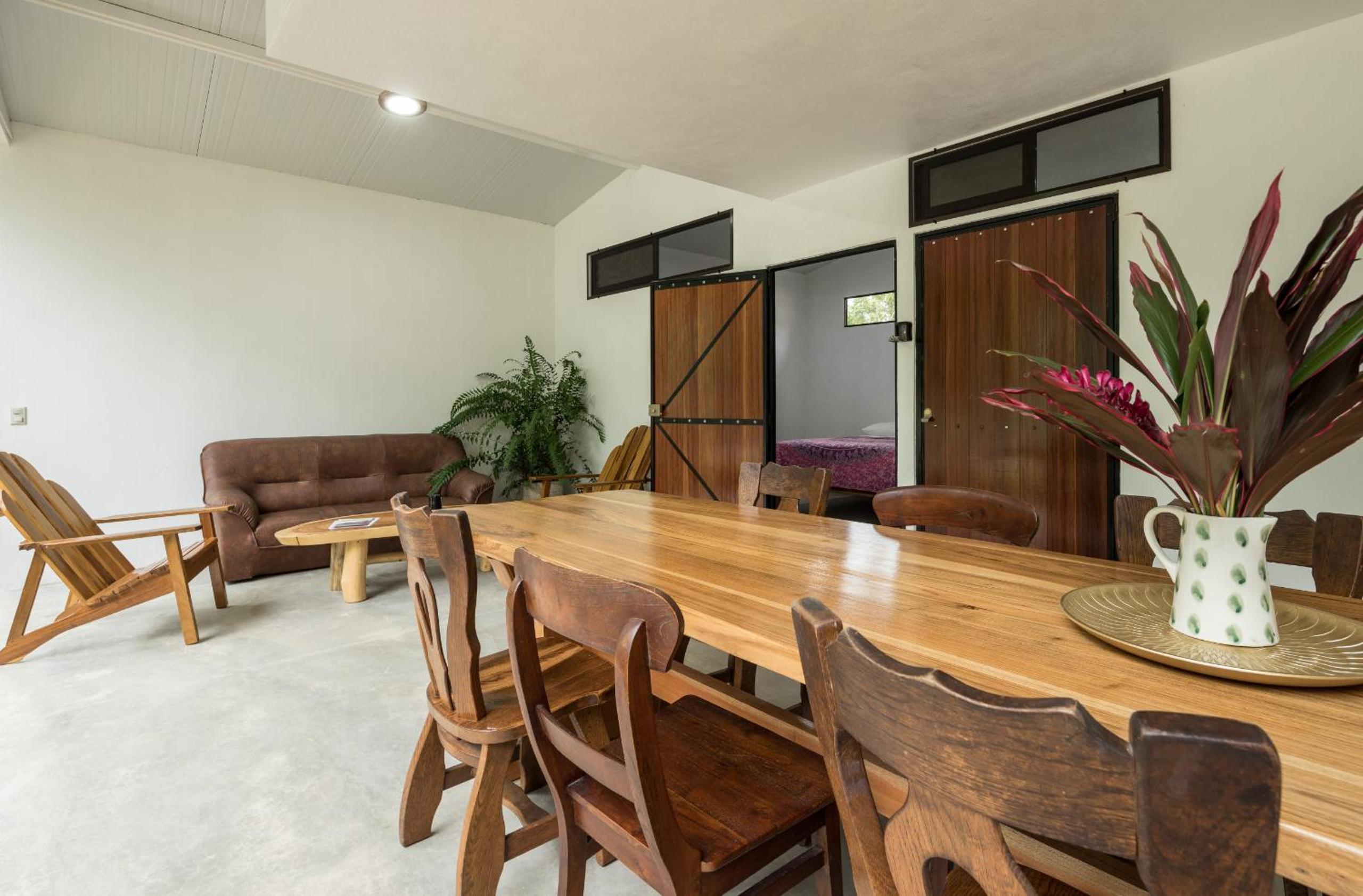 Puerto Viejo Club, Villas & Pool