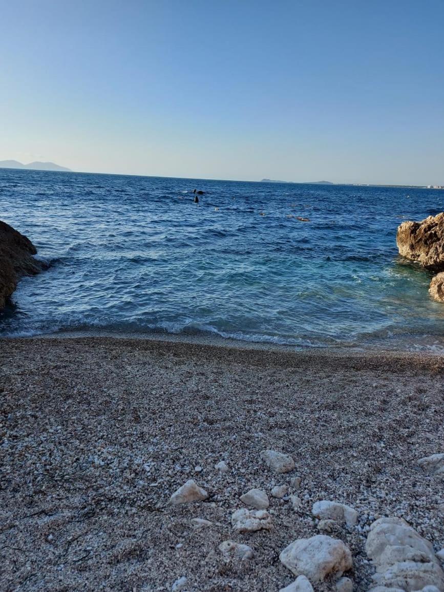 Deni Sea View Apartment