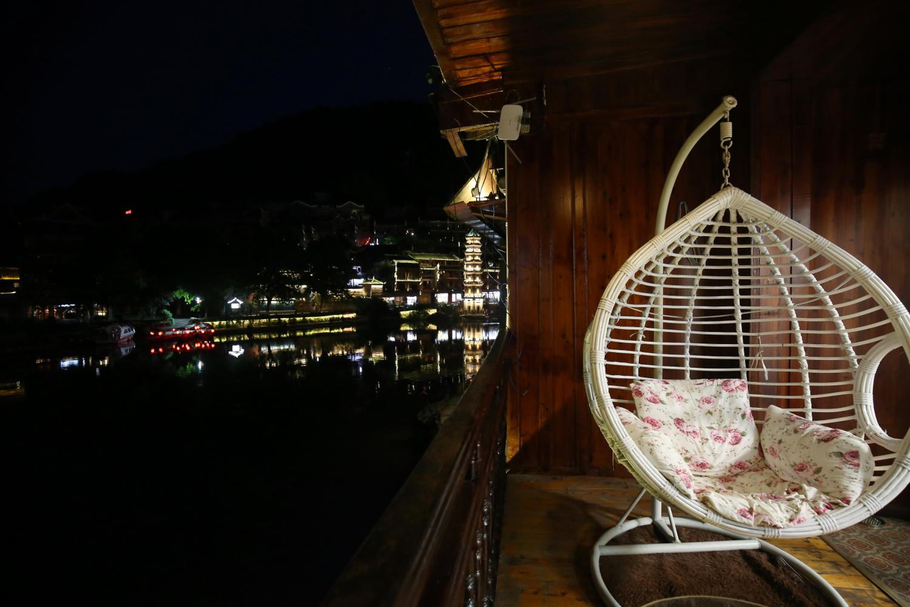 LQJ Riverside Guest House