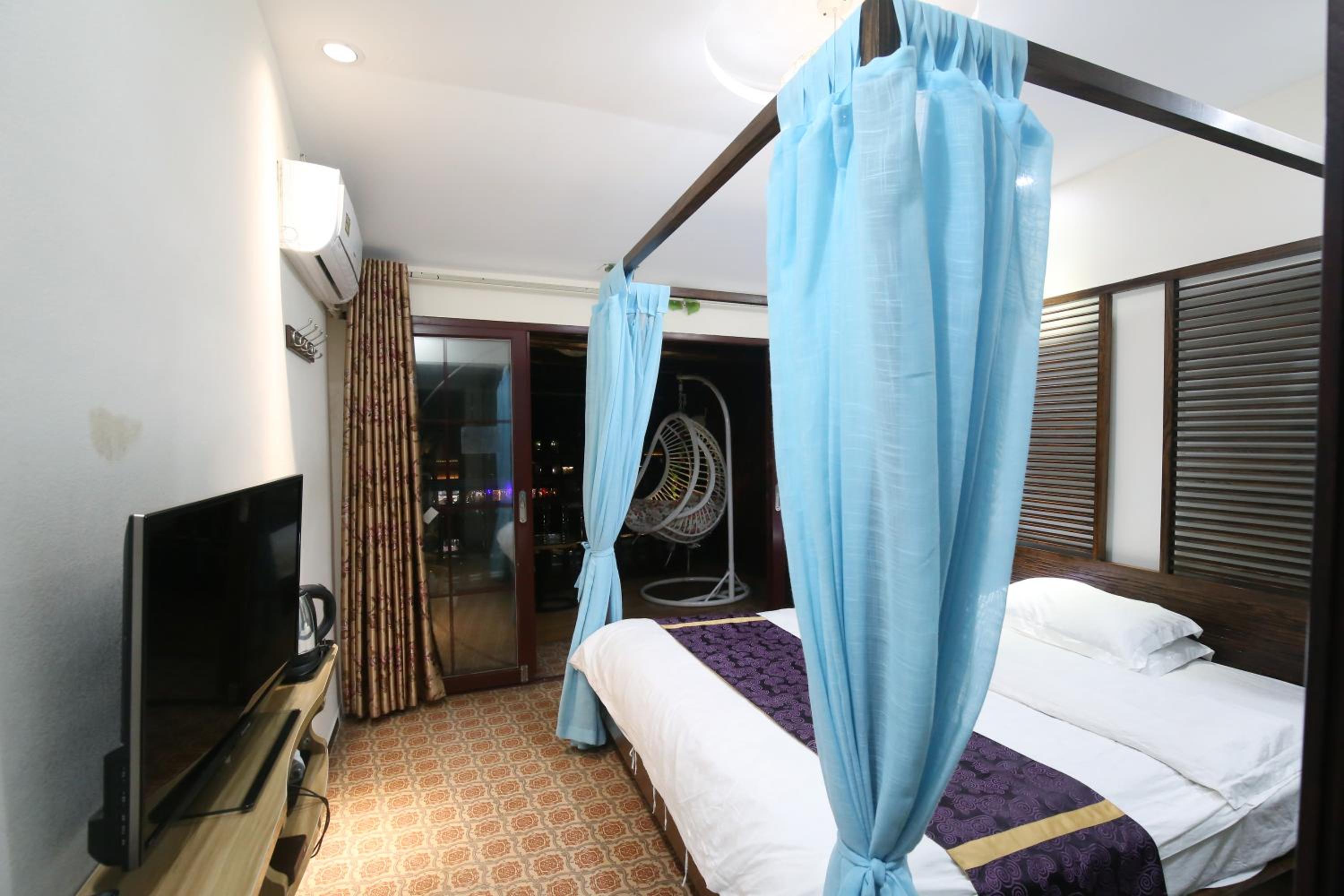 LQJ Riverside Guest House