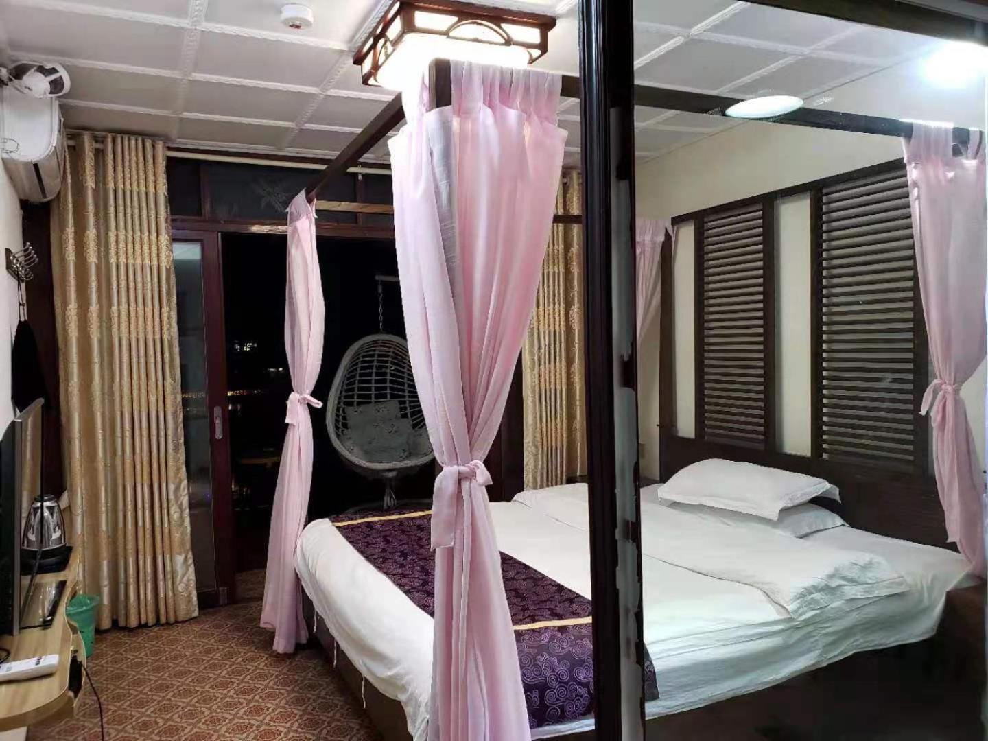LQJ Riverside Guest House