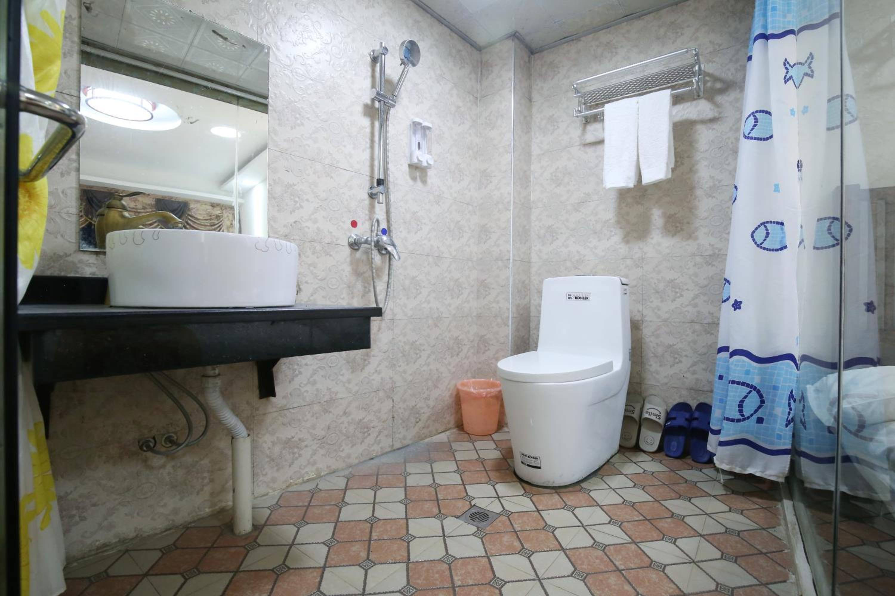 LQJ Riverside Guest House