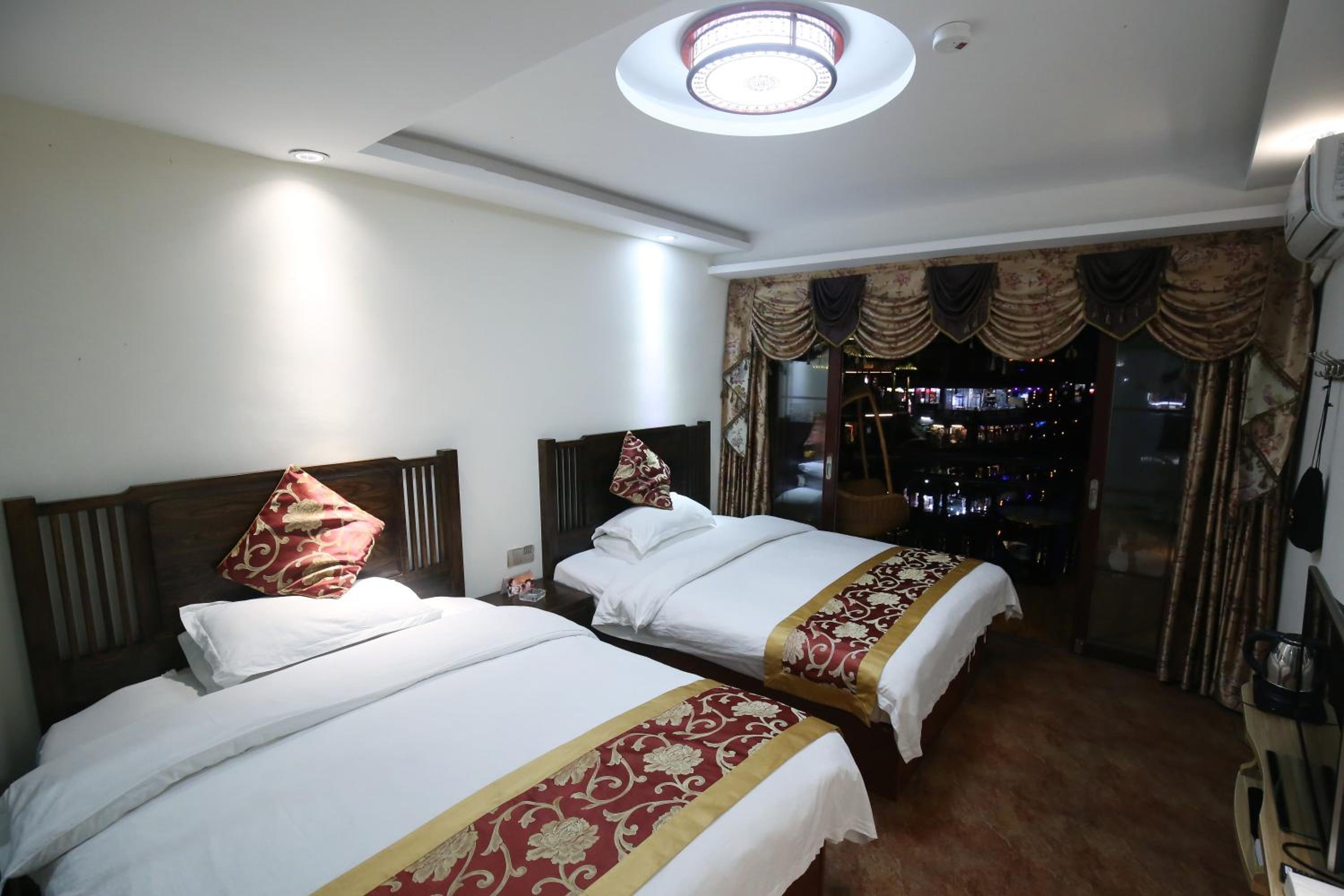LQJ Riverside Guest House