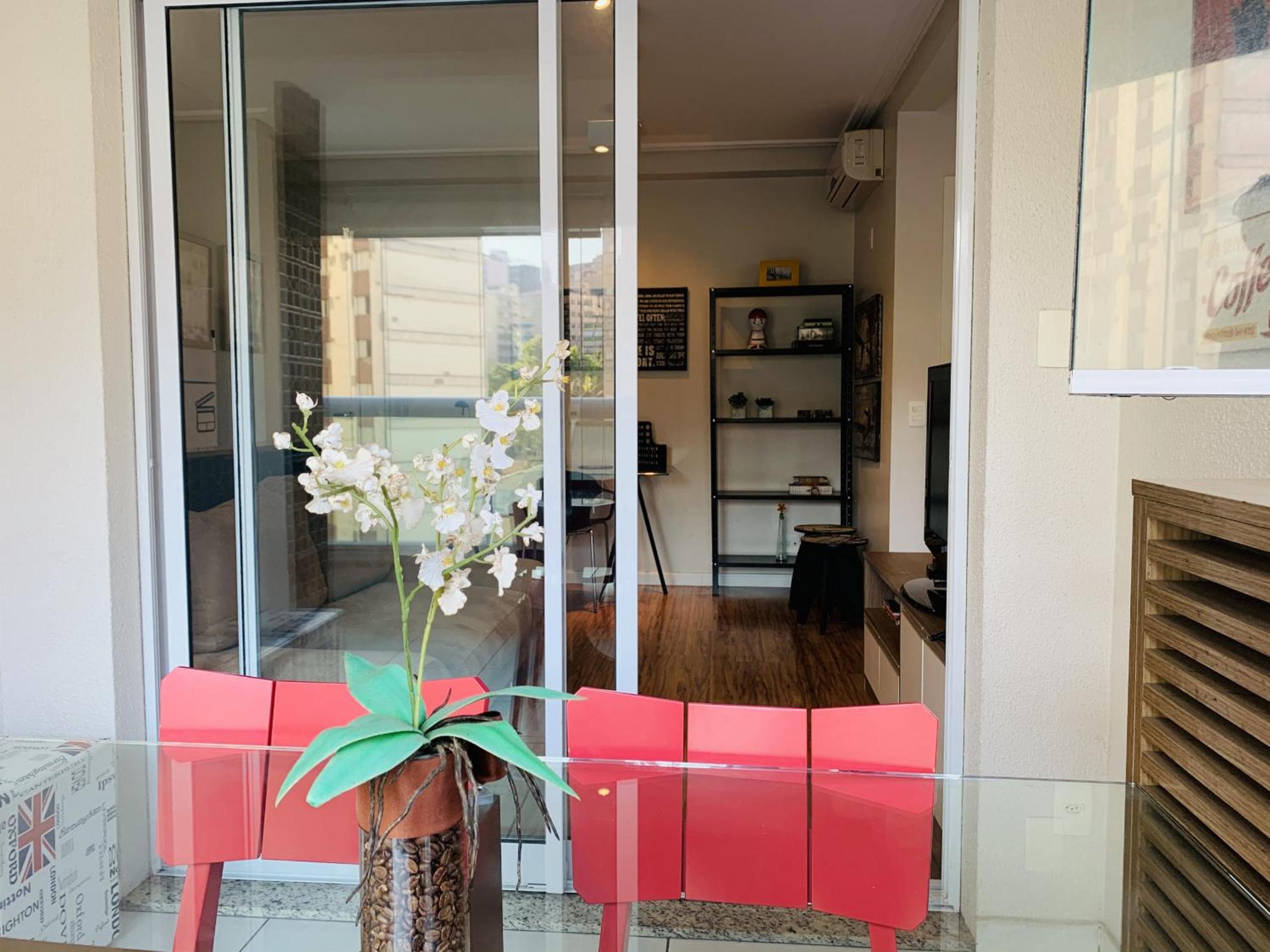 CS Apartamento a 200 metros da Paulista com AC