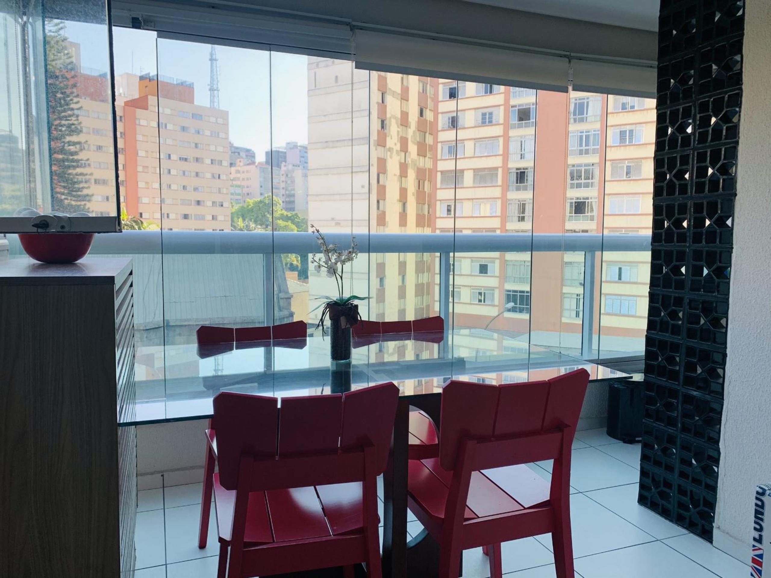 CS Apartamento a 200 metros da Paulista com AC