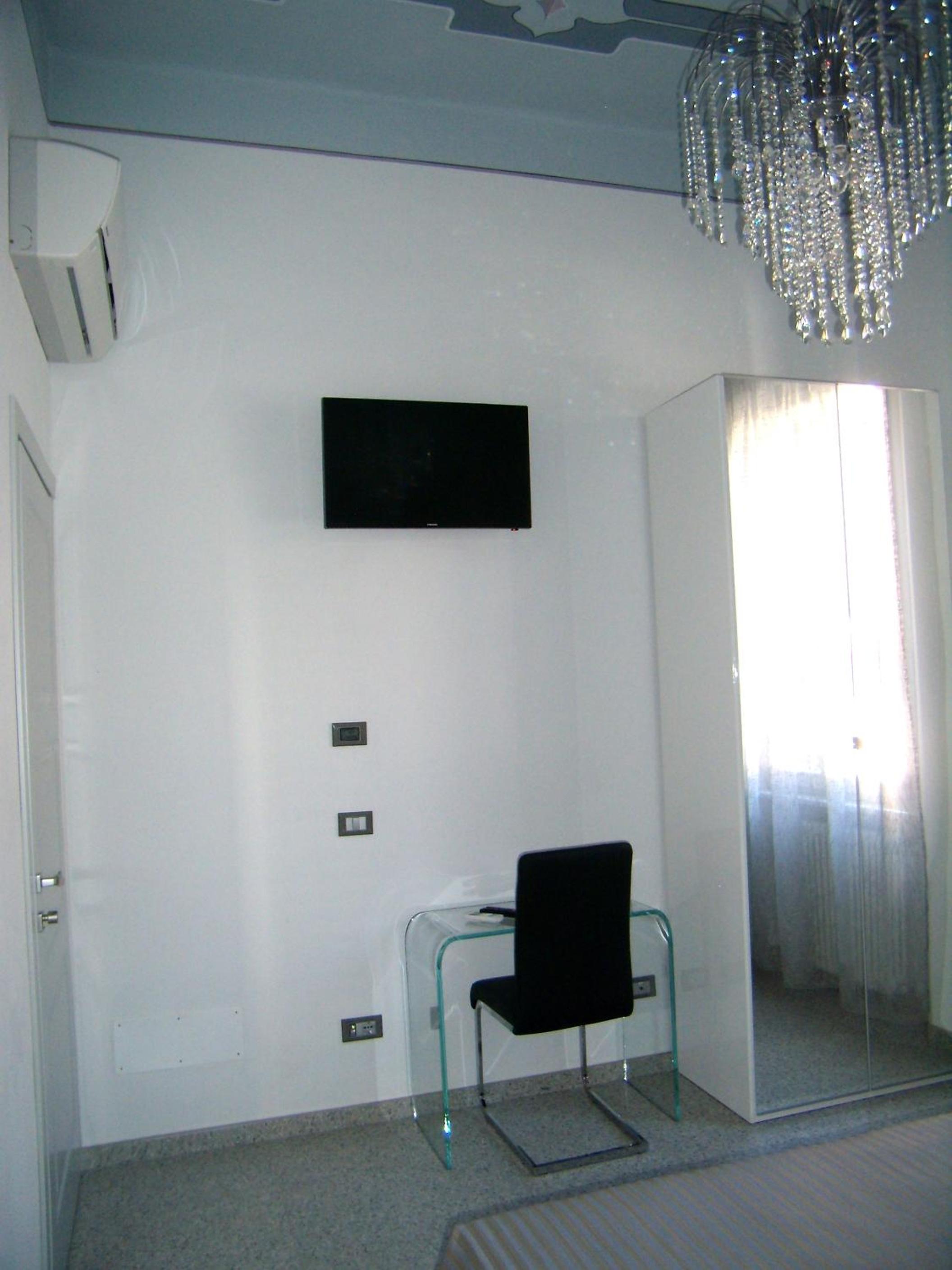 Photo 25