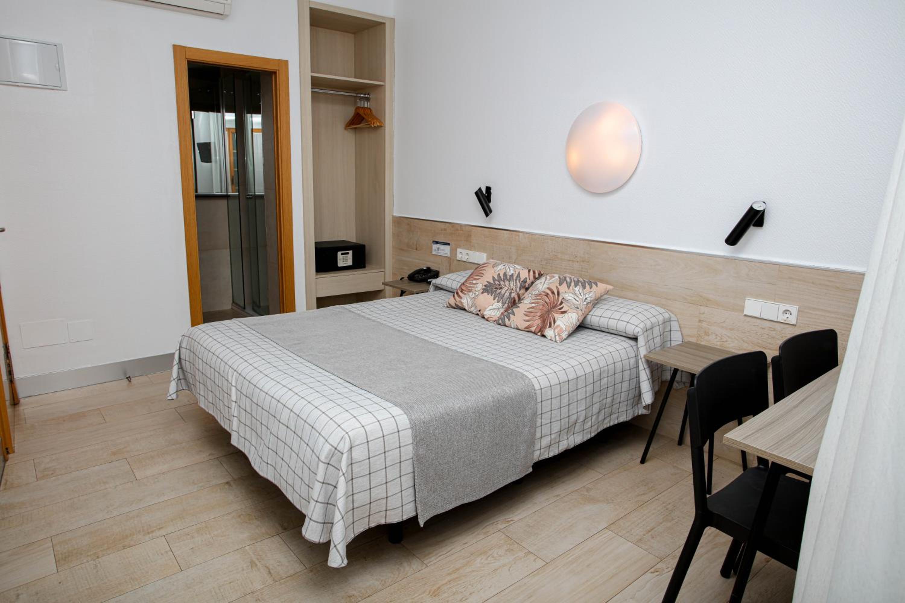 Hostal Castilla II Puerta del Sol