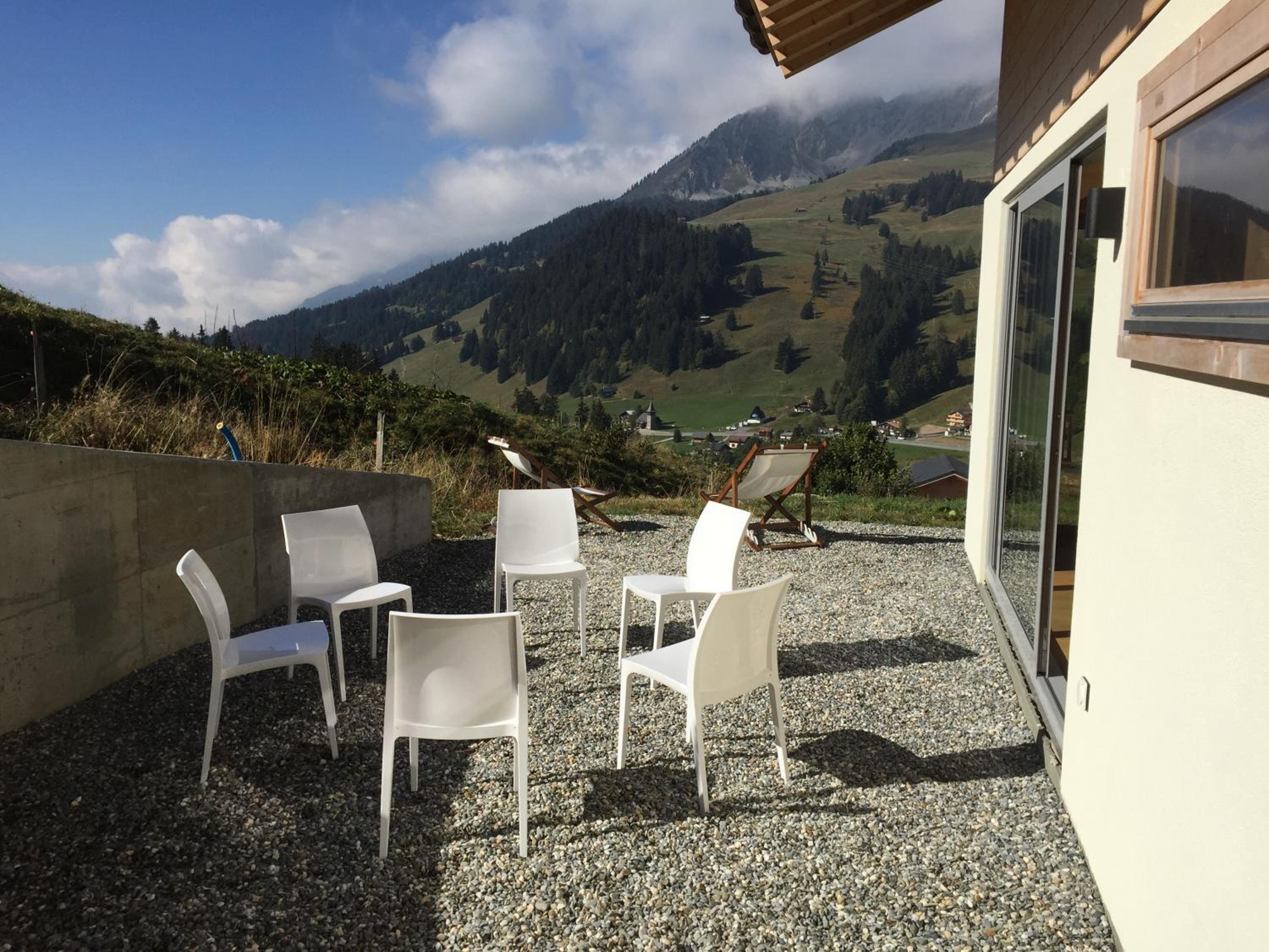 Alpine Dream Chalet with Spa close to Lake Geneva