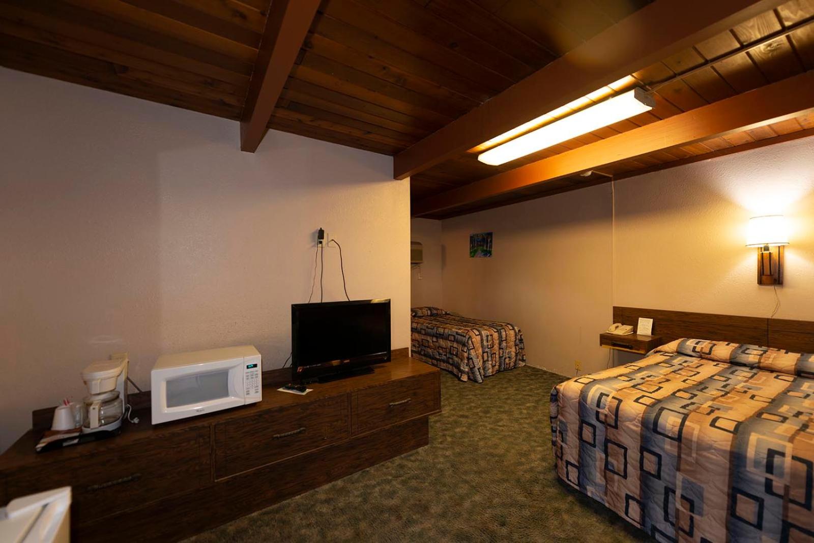 Cedar Inn