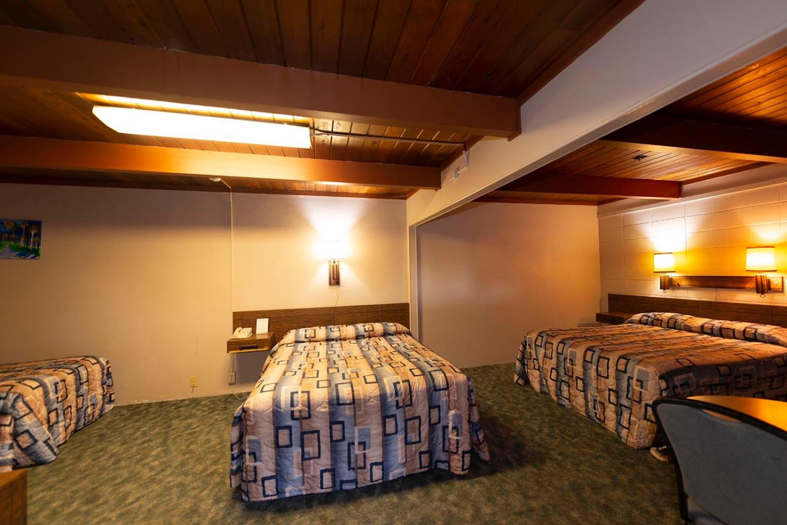 Cedar Inn