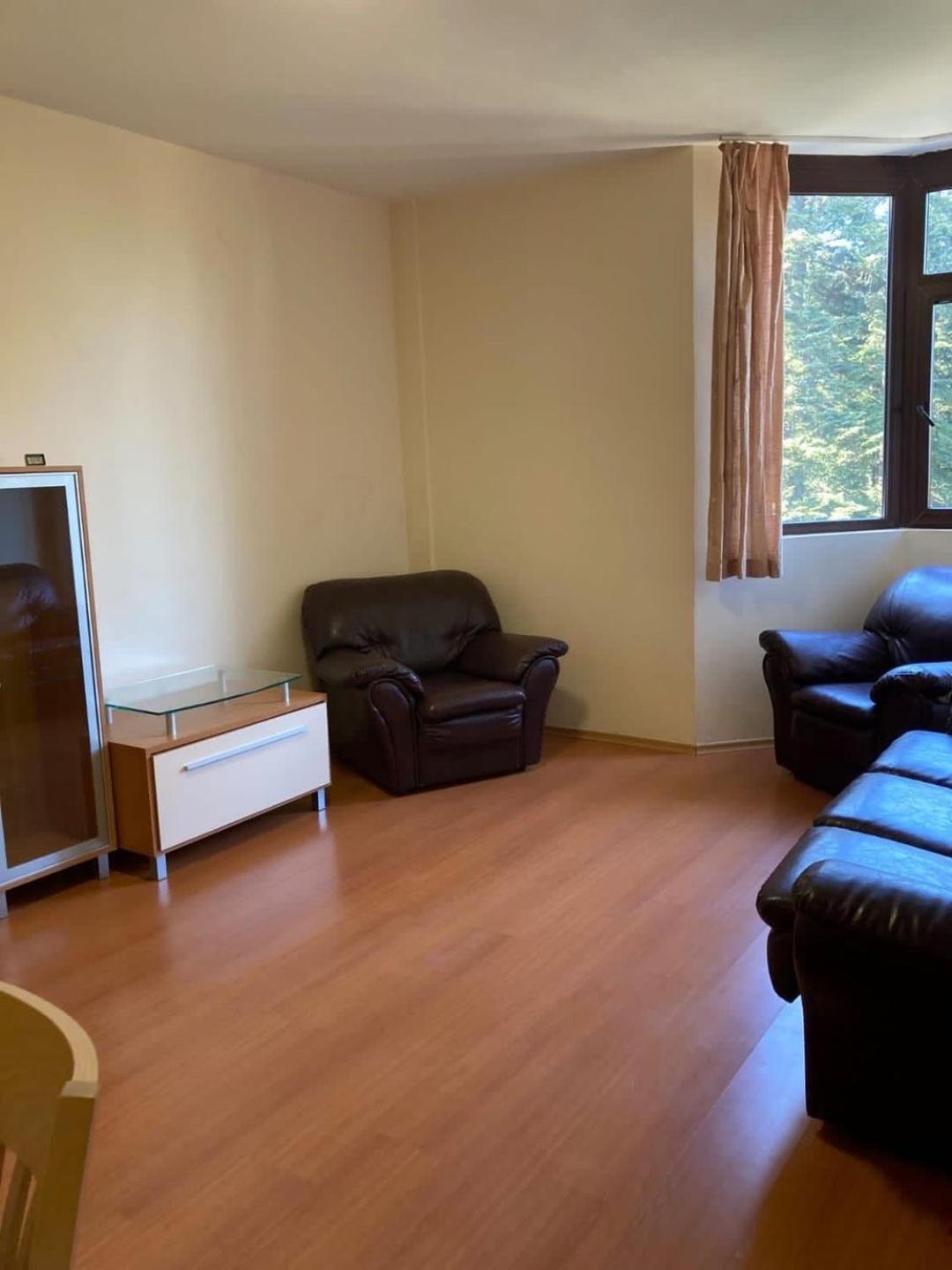 Flora Apartment 613