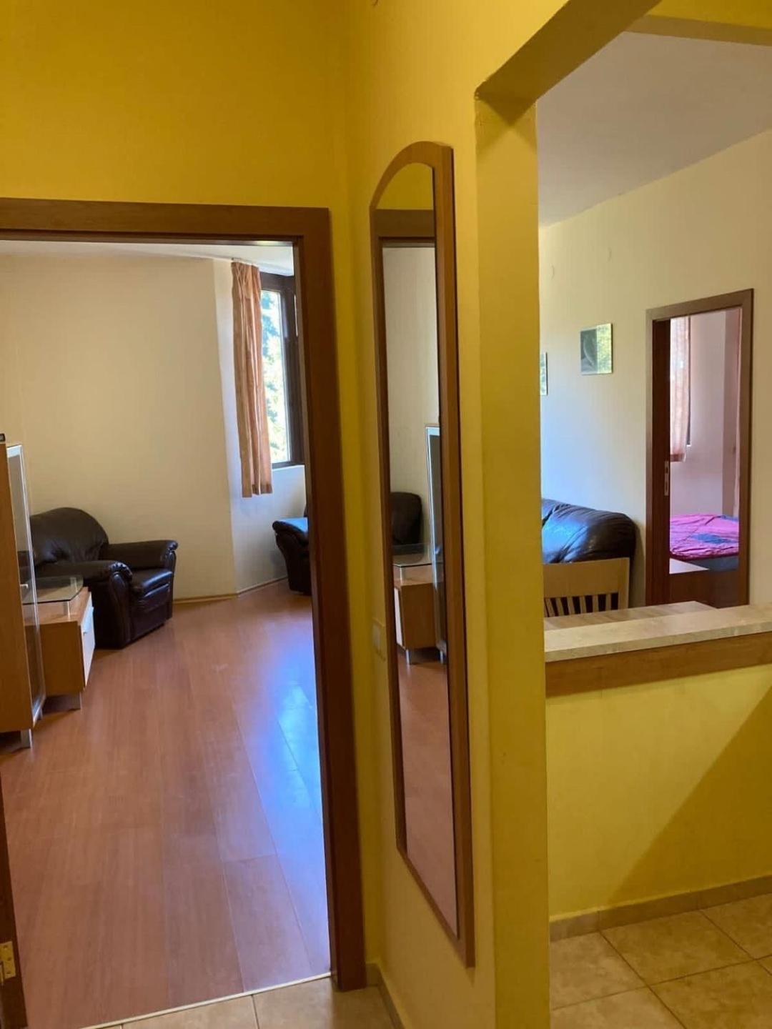 Flora Apartment 613