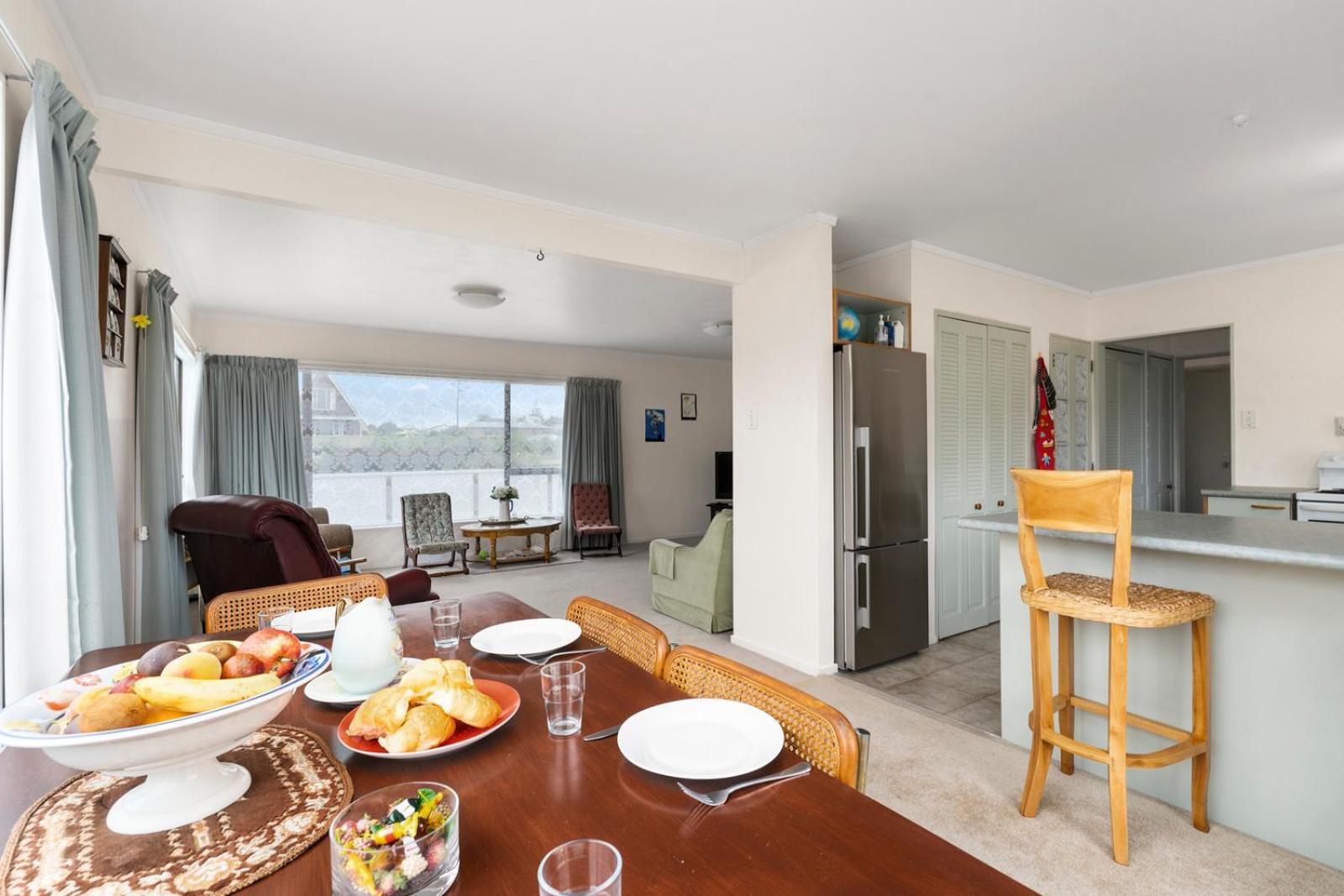 Hit The Beach - Waitarere Beach Holiday Home view 3