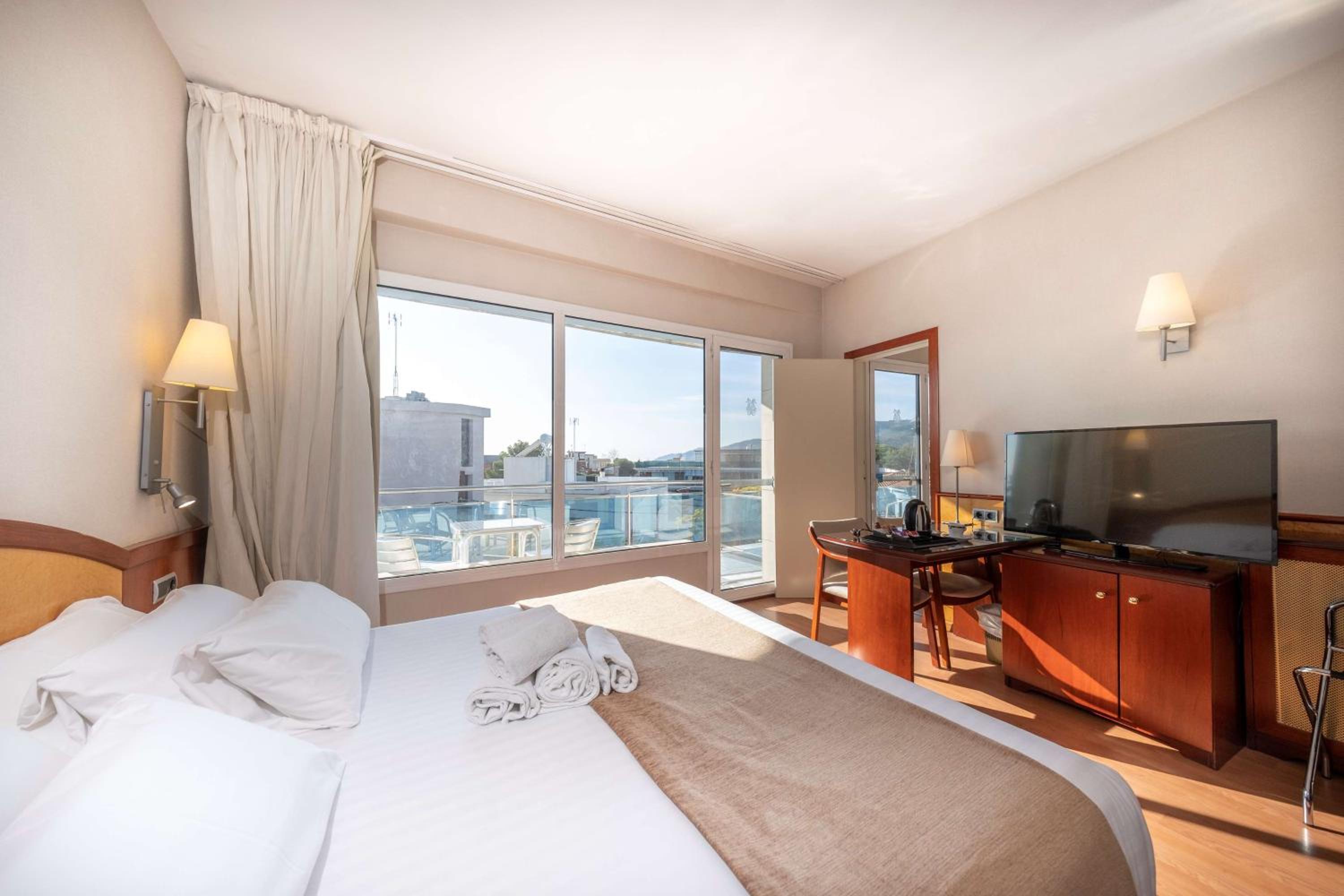 Barcelona Vacations - Best Western Hotel Mediterraneo - Property Image 31