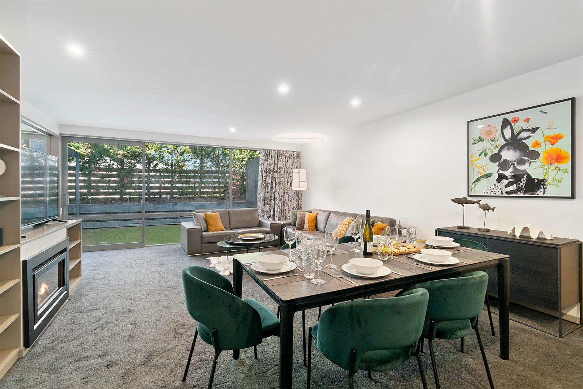 Central Location - Contemporary 2 Bedroom Aptm view 3