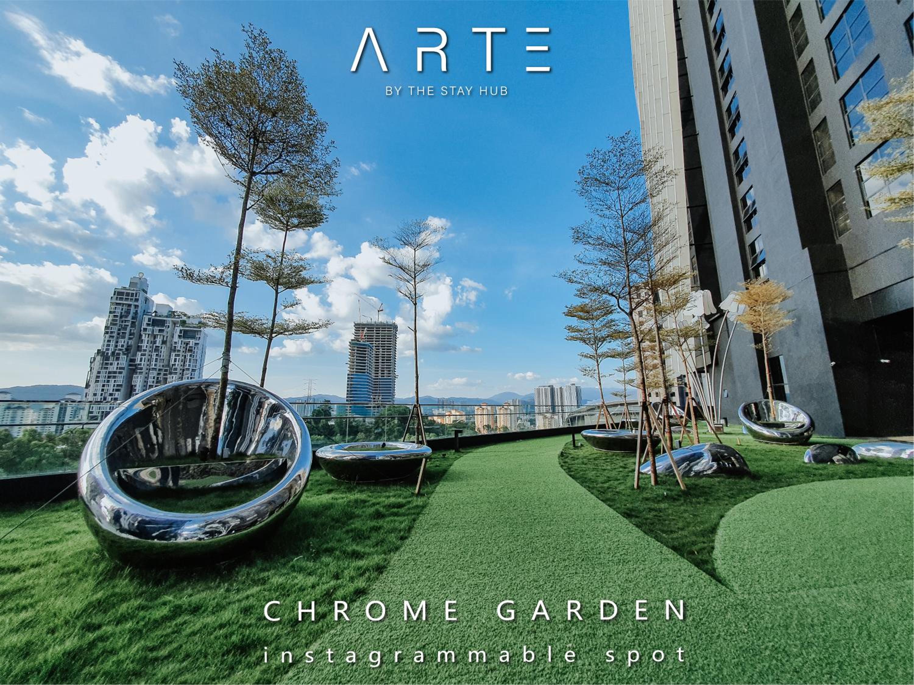 Arte Mont Kiara Luxury Suite with Heated Jacuzzi Pods - Free Parking - Next to MITEC- by The Stay Hub