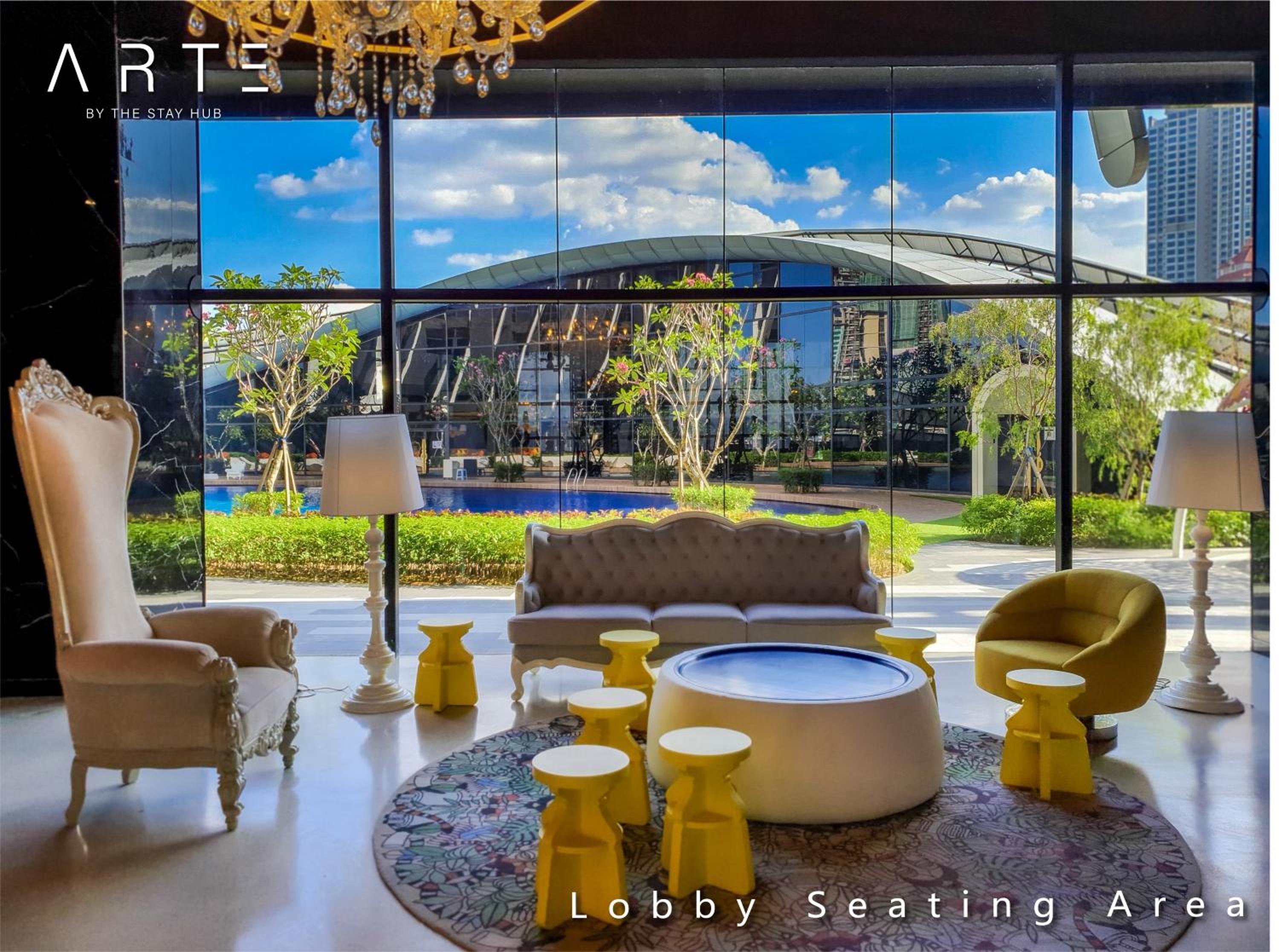 Arte Mont Kiara Luxury Suite with Heated Jacuzzi Pods - Free Parking - Next to MITEC- by The Stay Hub