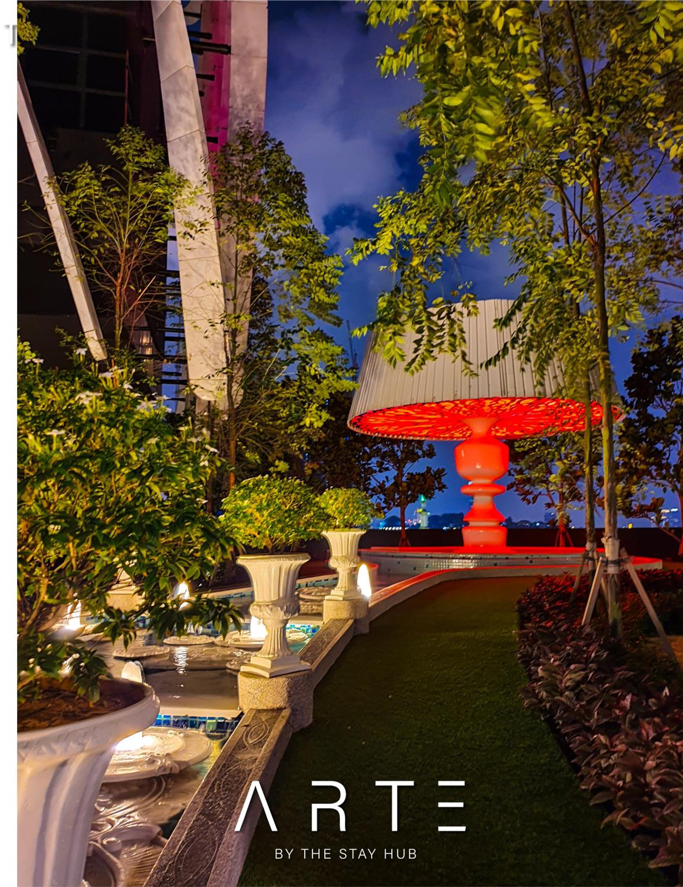 Arte Mont Kiara Luxury Suite with Heated Jacuzzi Pods - Free Parking - Next to MITEC- by The Stay Hub