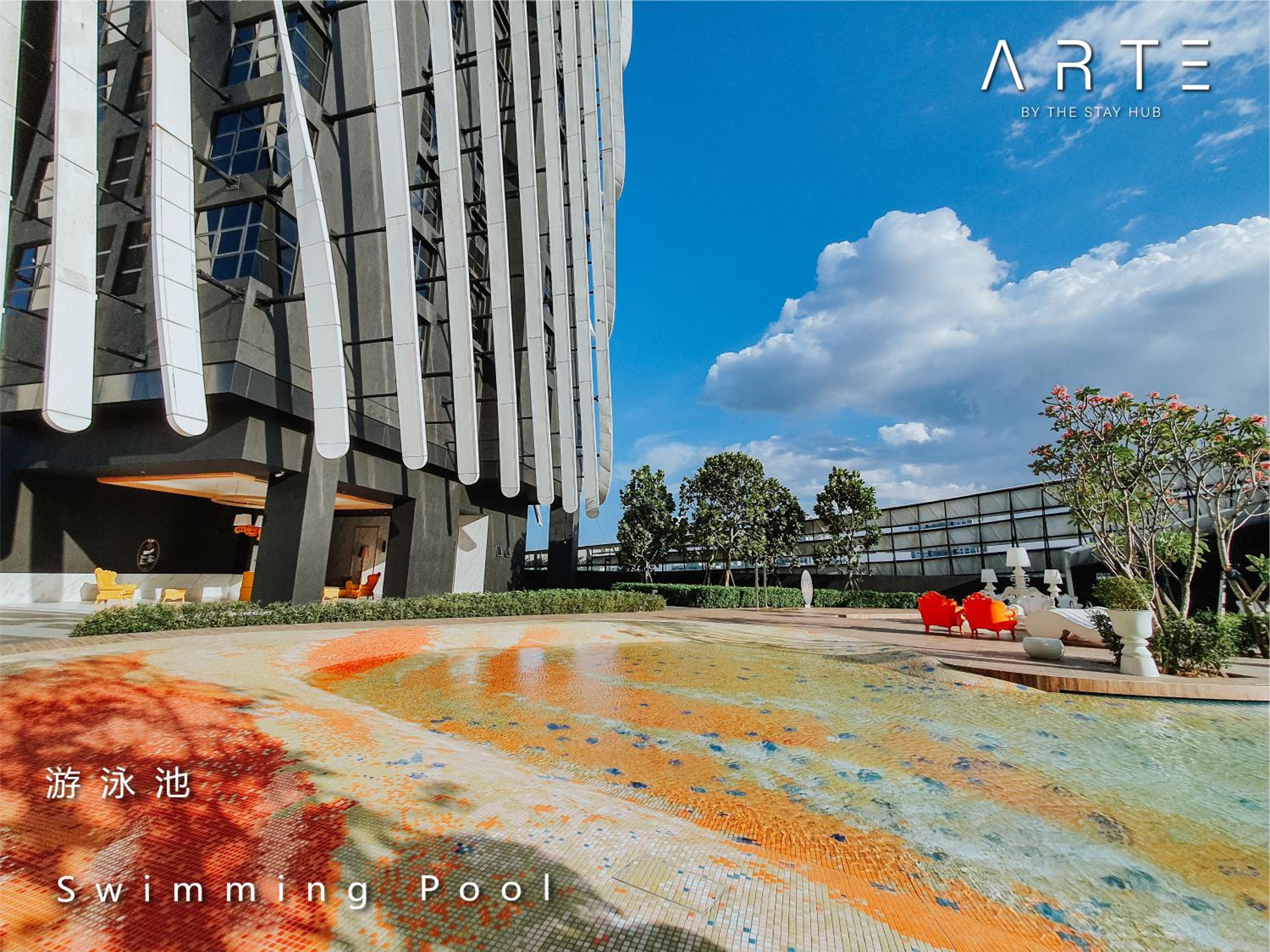 Arte Mont Kiara Luxury Suite with Heated Jacuzzi Pods - Free Parking - Next to MITEC- by The Stay Hub