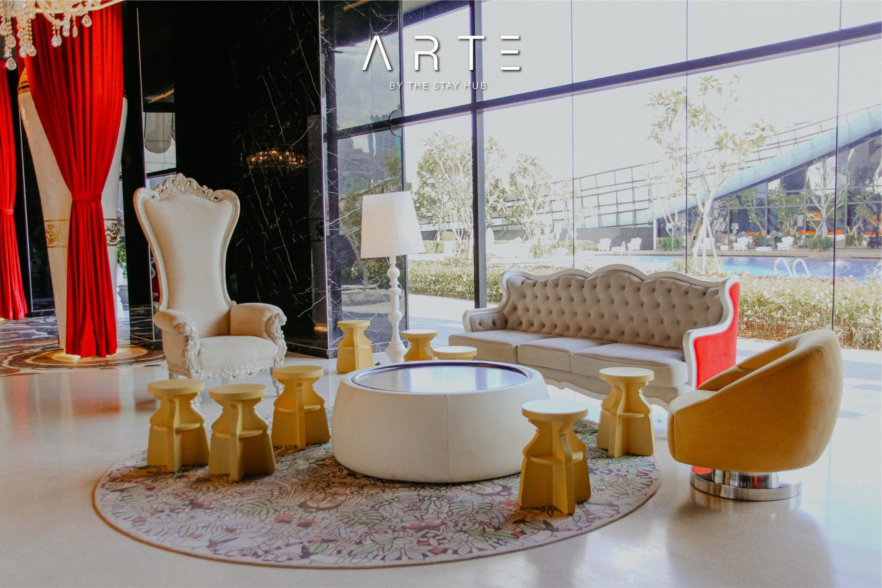 Arte Mont Kiara Luxury Suite with Heated Jacuzzi Pods - Free Parking - Next to MITEC- by The Stay Hub