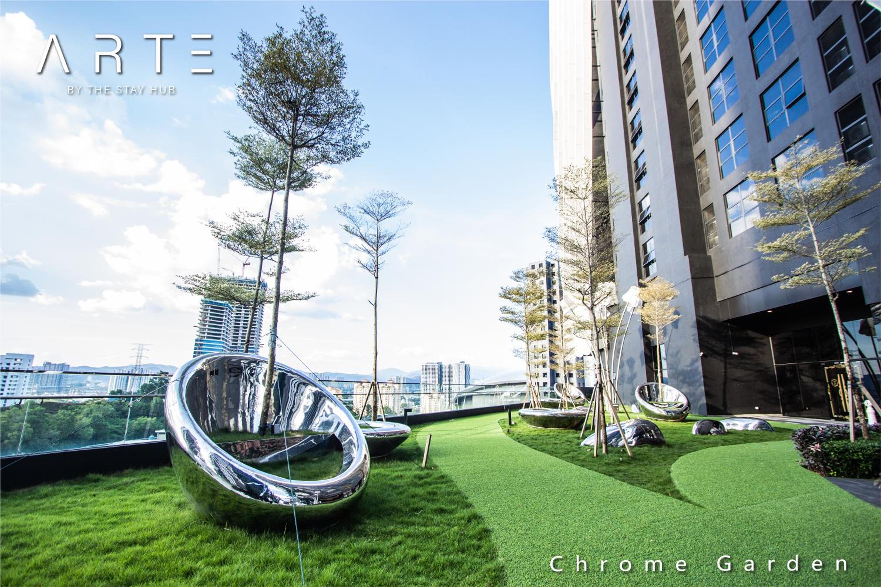 Arte Mont Kiara Luxury Suite with Heated Jacuzzi Pods - Free Parking - Next to MITEC- by The Stay Hub