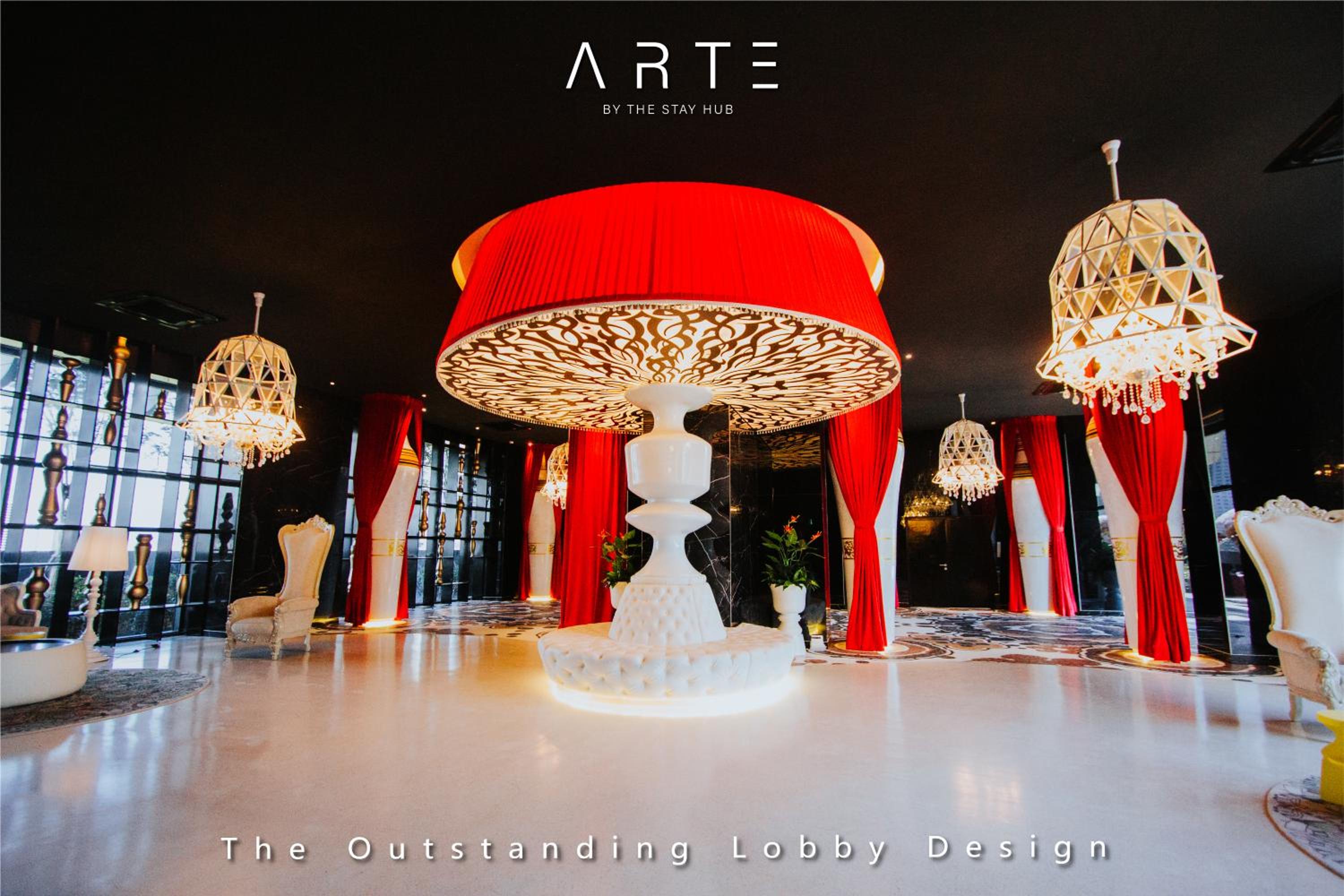 Arte Mont Kiara Luxury Suite with Heated Jacuzzi Pods - Free Parking - Next to MITEC- by The Stay Hub