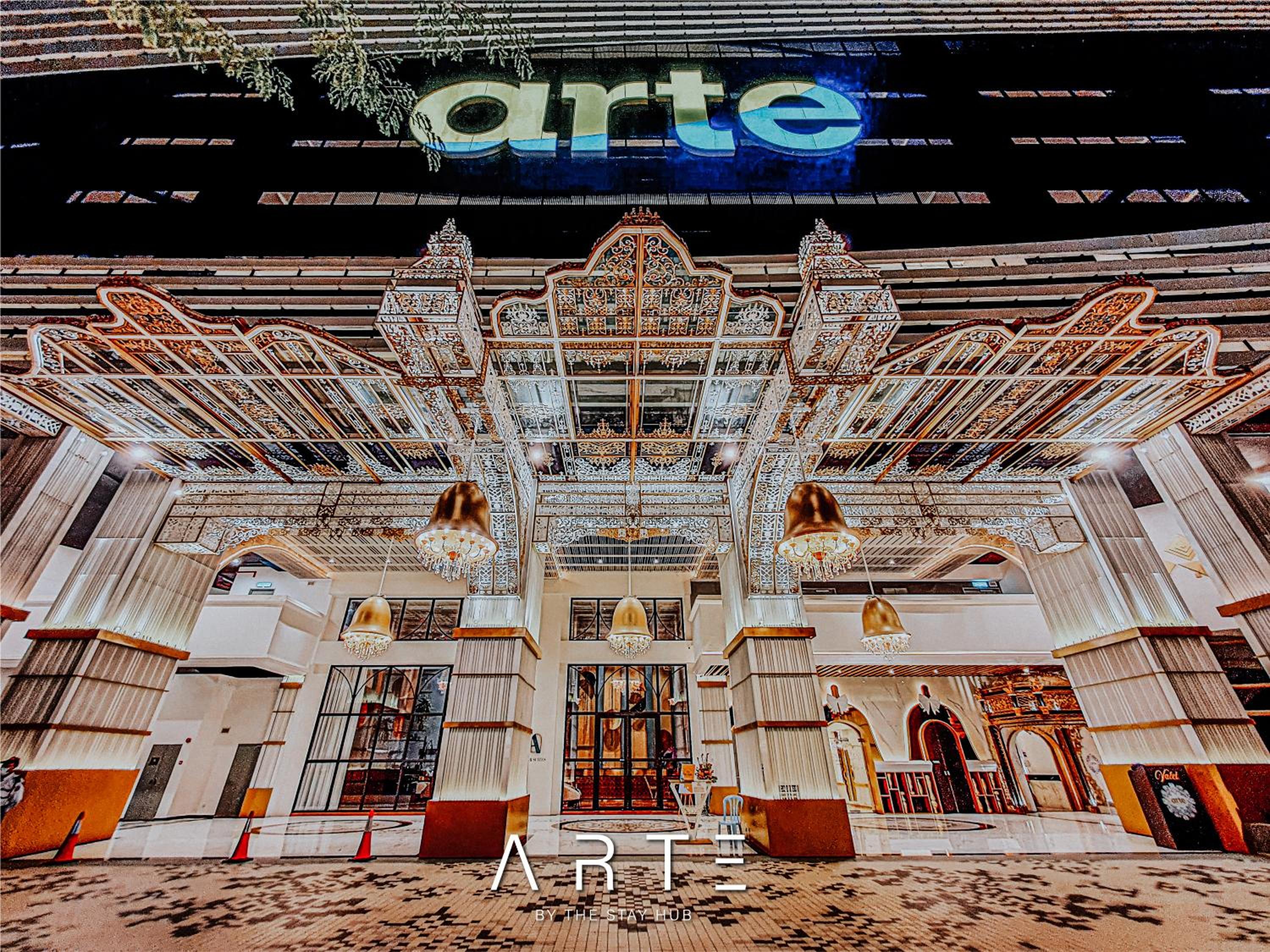 Arte Mont Kiara Luxury Suite with Heated Jacuzzi Pods - Free Parking - Next to MITEC- by The Stay Hub