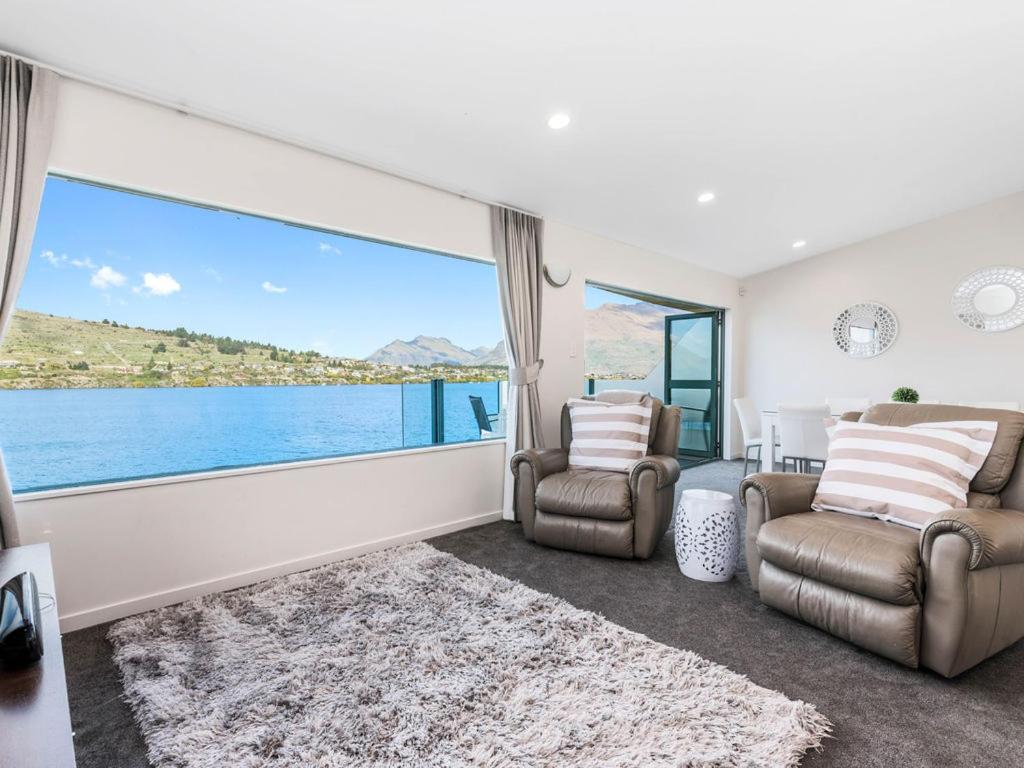 Lakefront Living at Remarkables Retreat - Unit 4