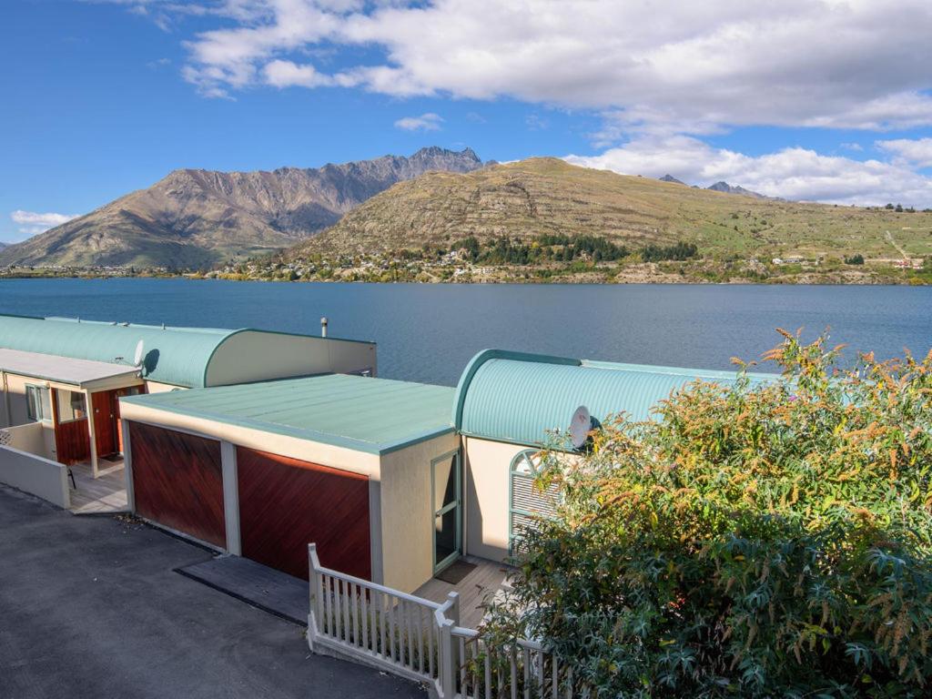 Lakefront Living at Remarkables Retreat - Unit 4