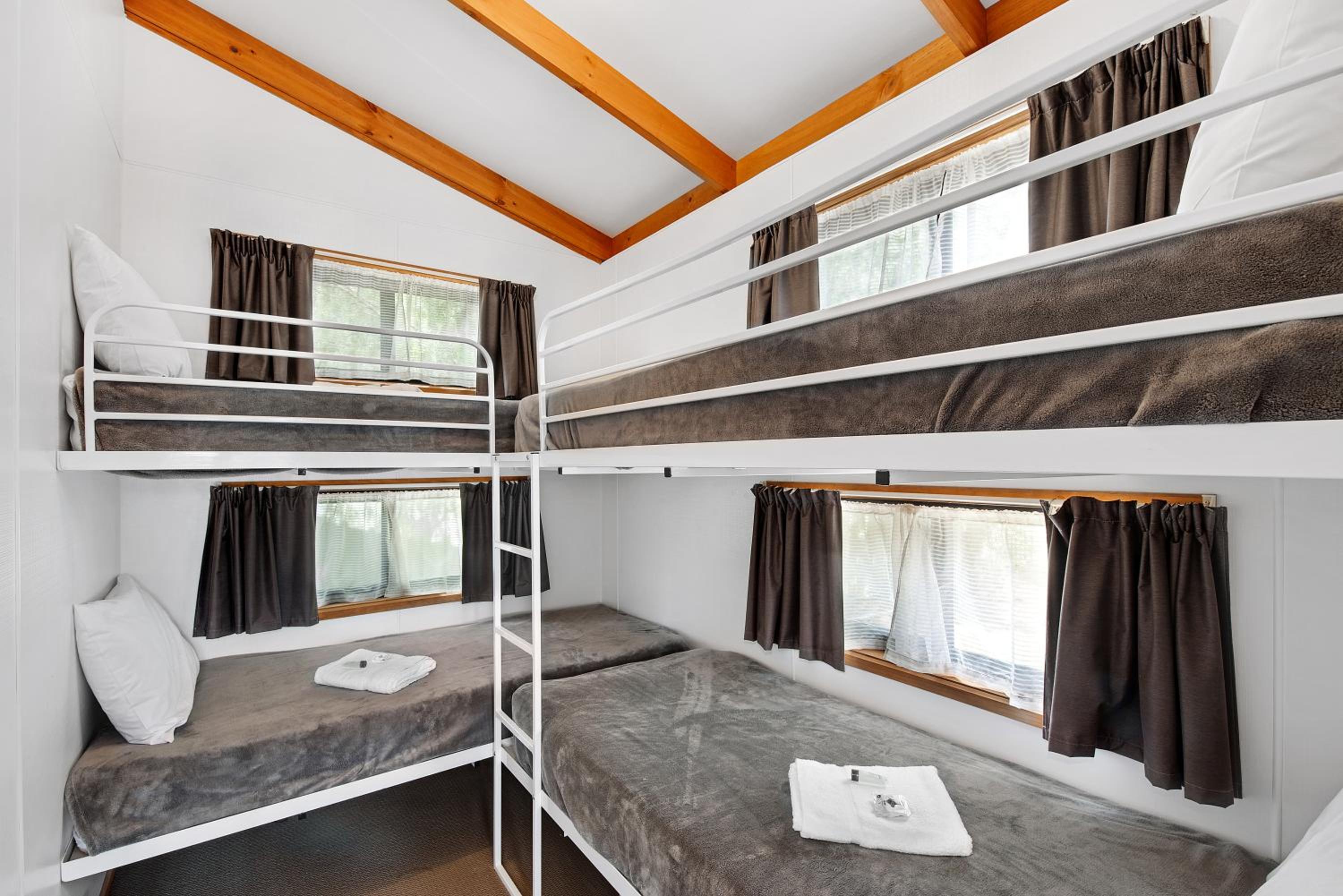 Golden Country Motel and Caravan Park
