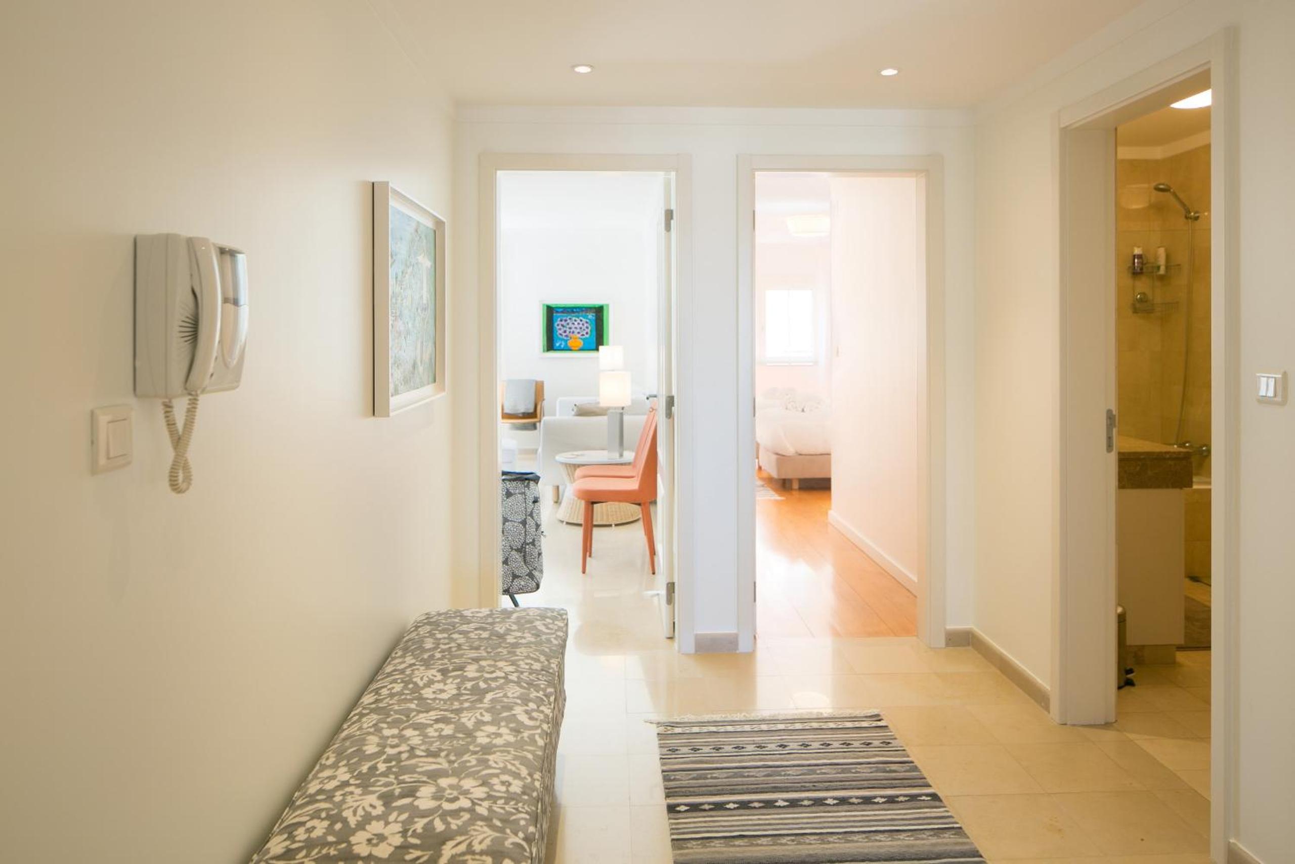 Stylish Apartment with Parking by LovelyStay