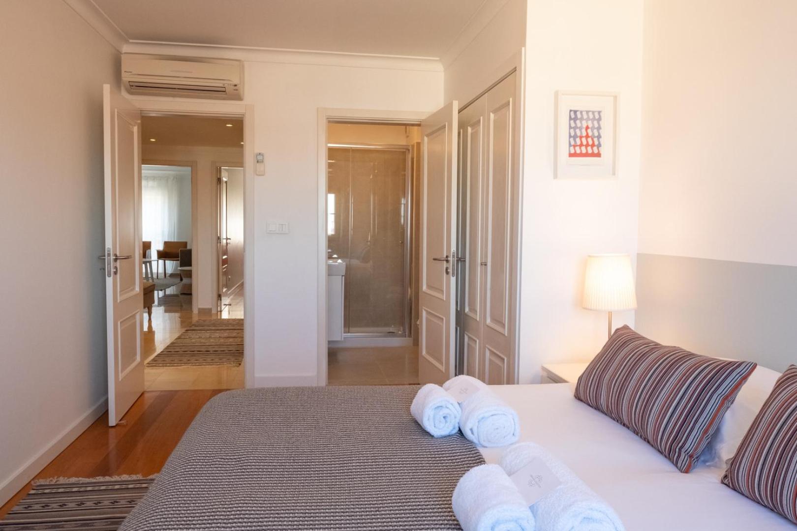 Stylish Apartment with Parking by LovelyStay