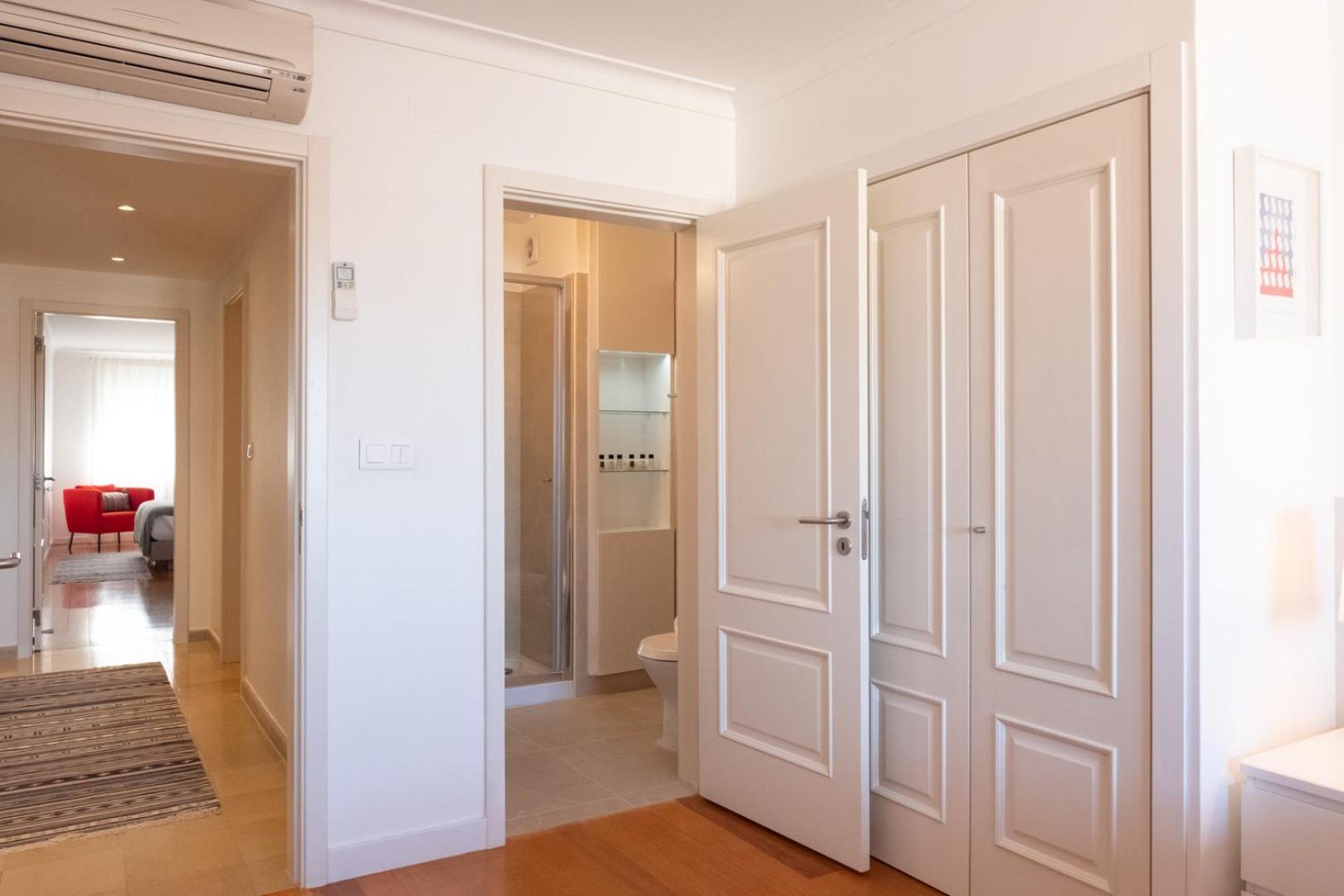Stylish Apartment with Parking by LovelyStay