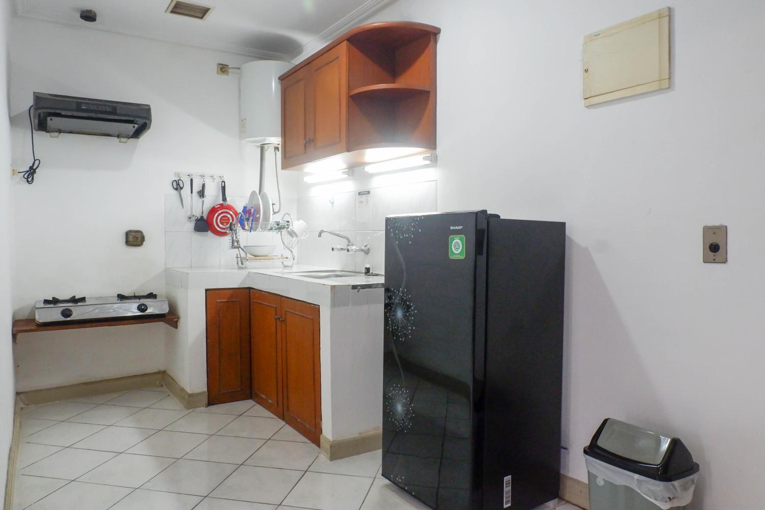 Spacious Classic 1BR Apartment at Taman Beverly By Travelio, Putat-gede - 20