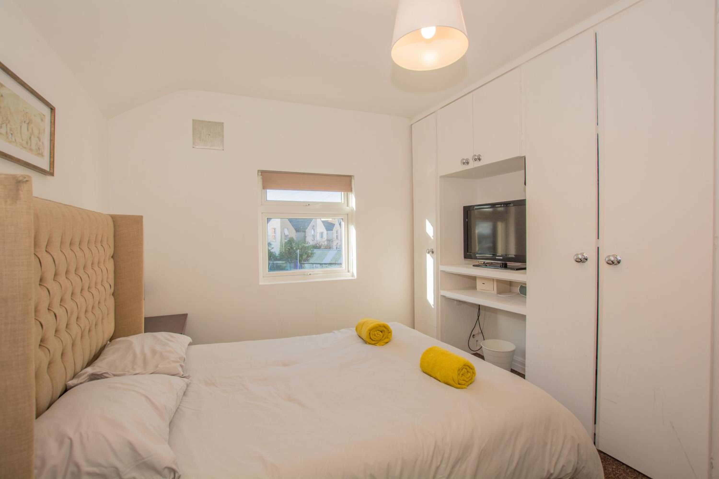 By Lushlets - City Centre Hot tub Pool table - Great for Hens Stags & Rugby groups! view 5
