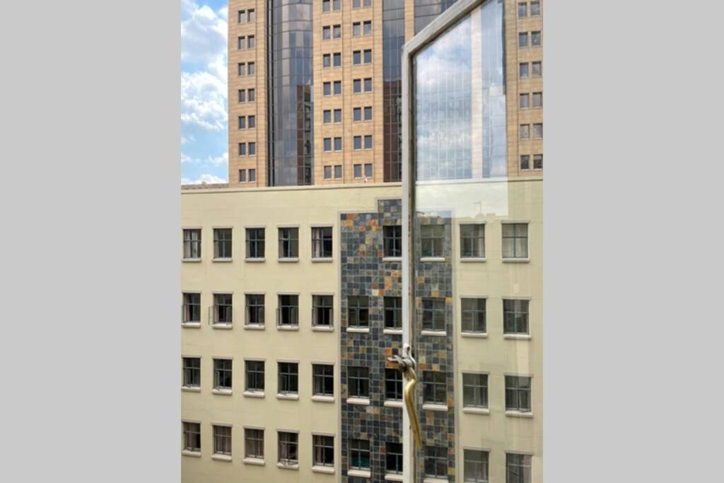 Hotel Cool & Easy Flat In The Heart Of Marshalltown