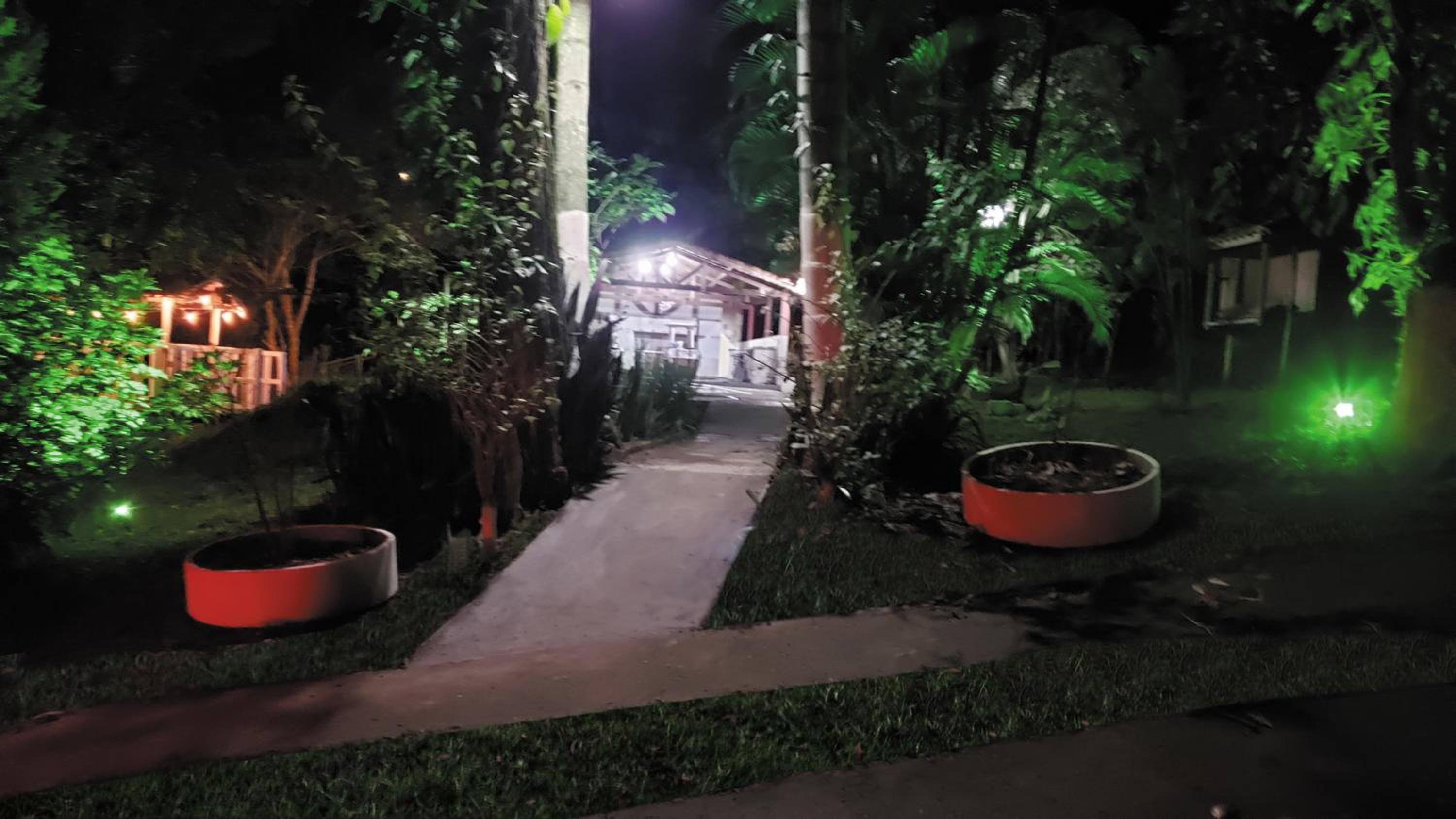 LINDA CHACARA, SOSSEGO E PISCINA