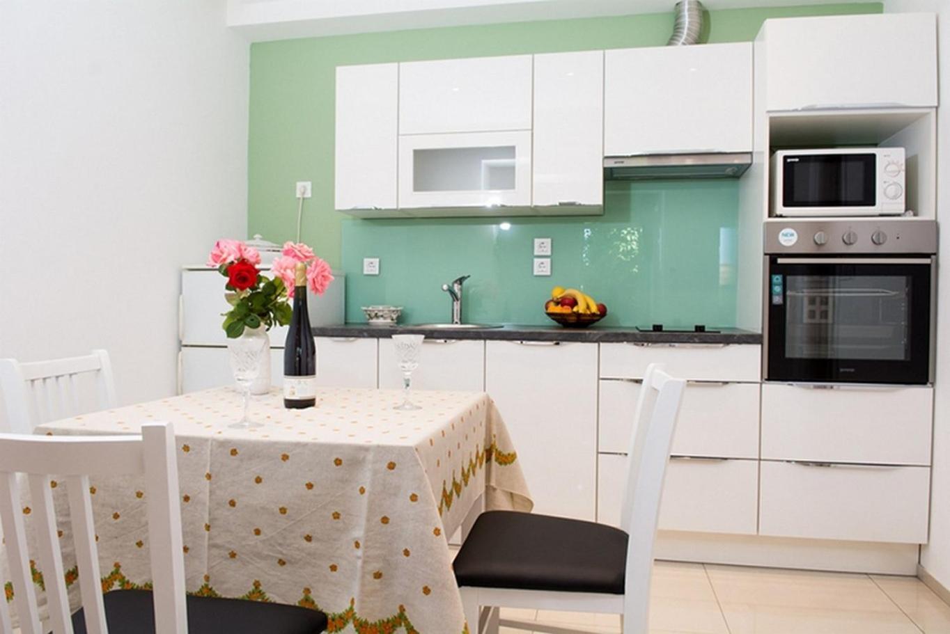 Apartments & Rooms Stella