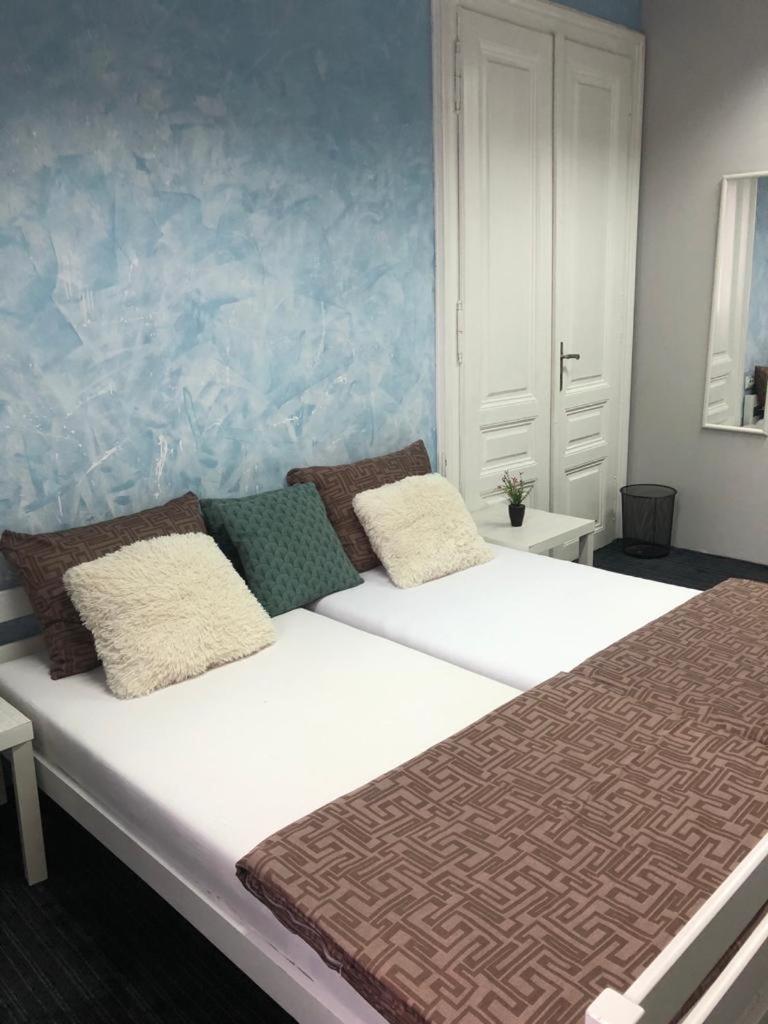 Spacious old town Apartments Sarajevo Ferhadija