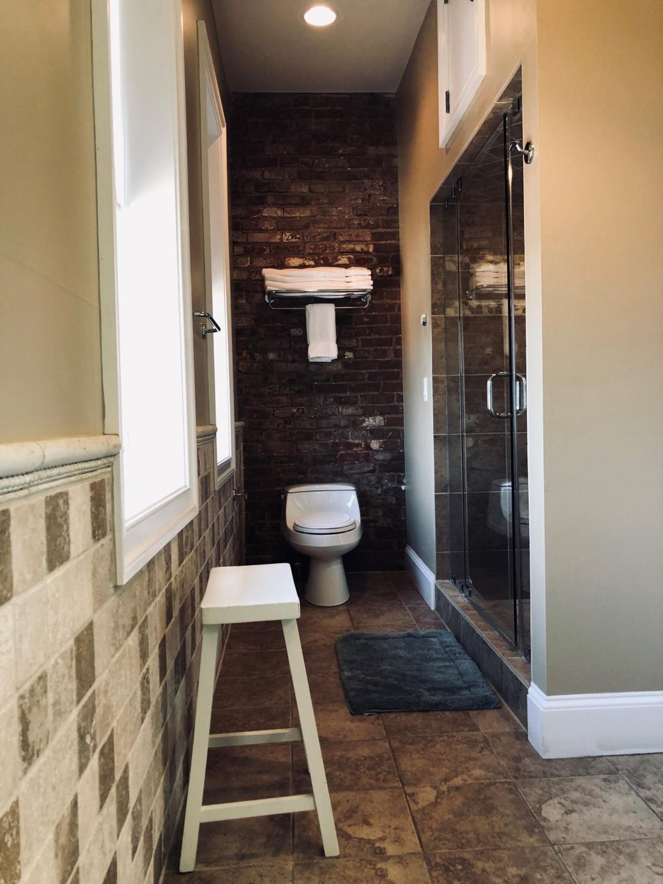 Suites at 249