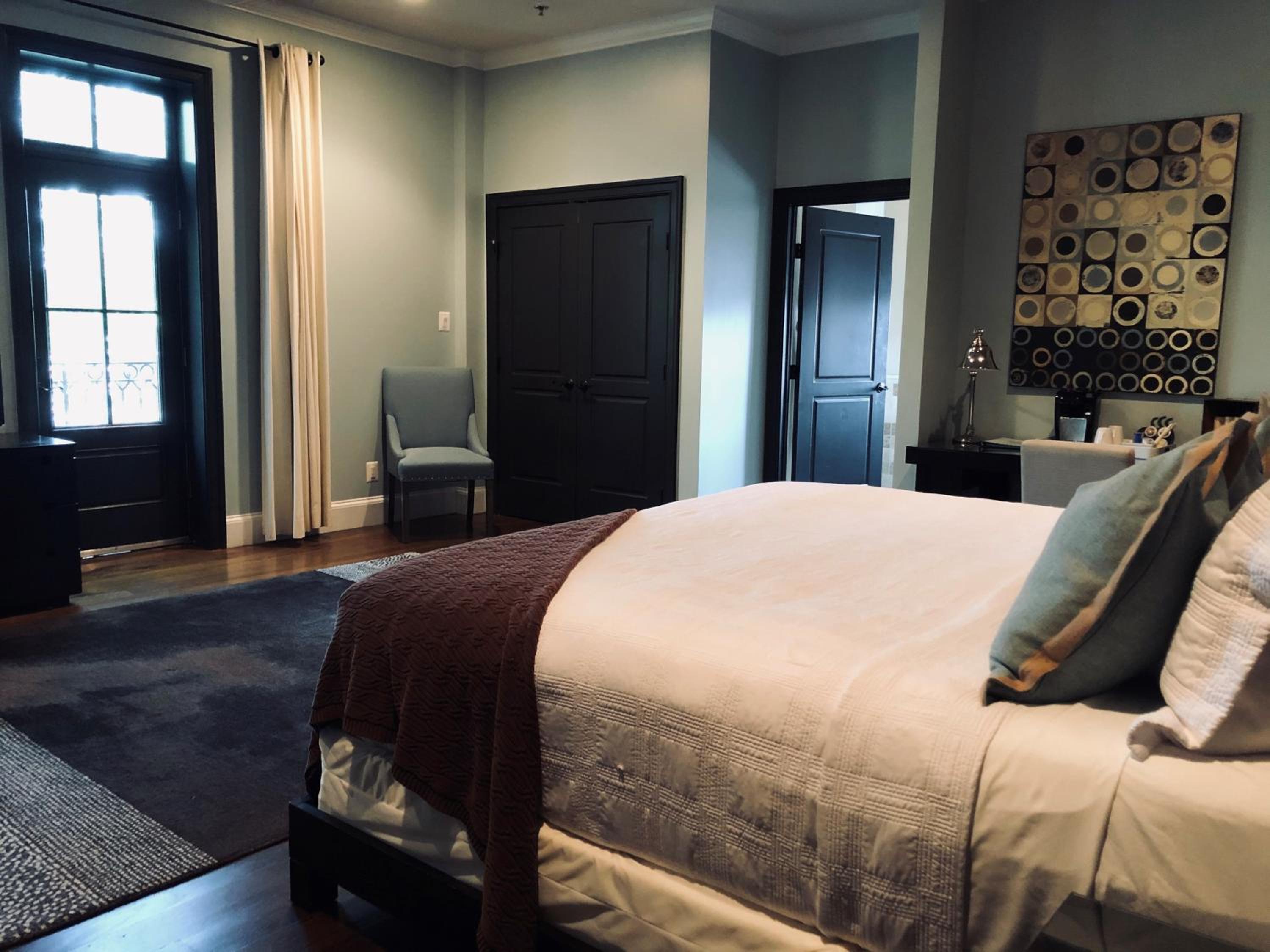 Suites at 249