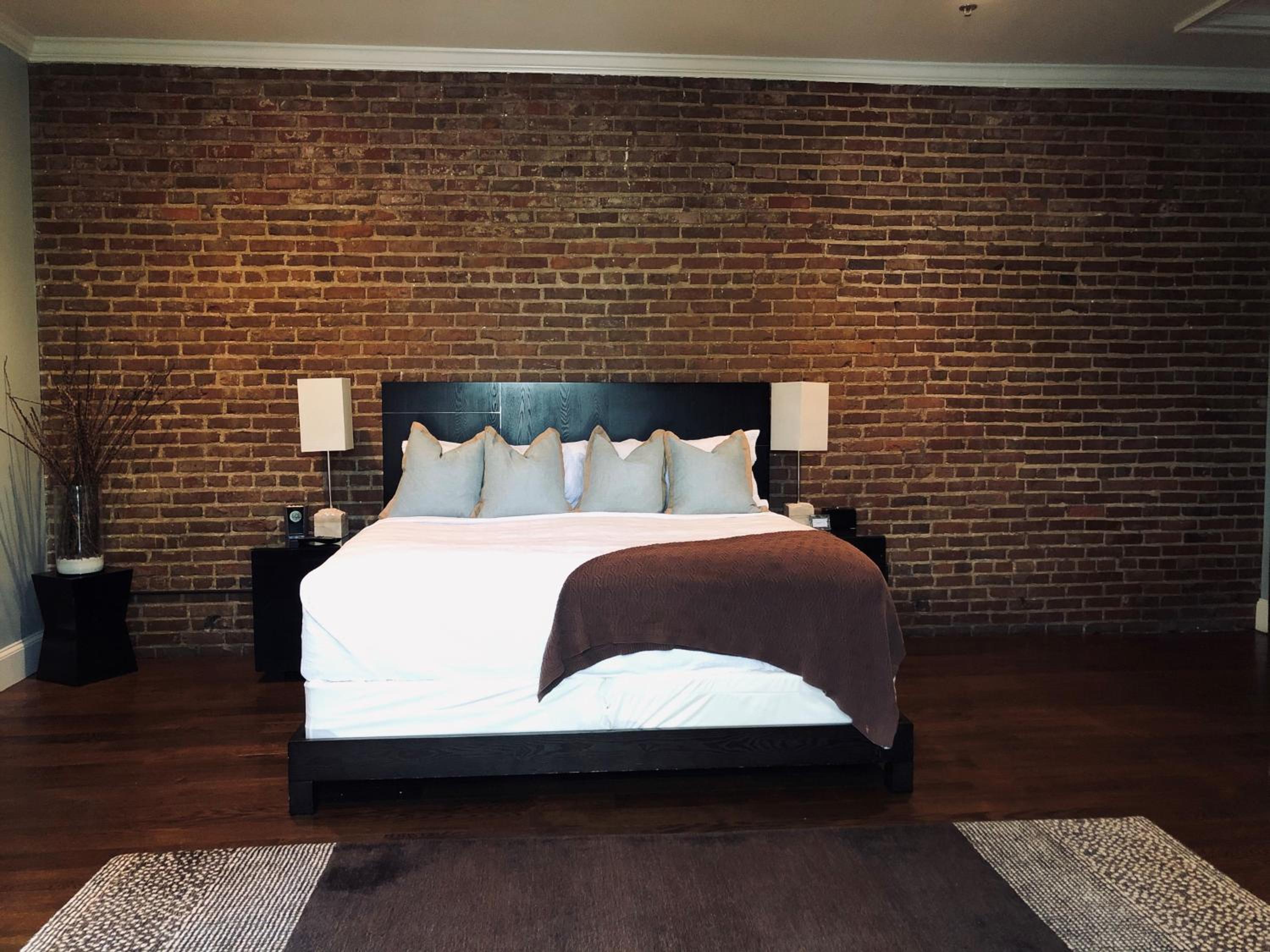 Suites at 249