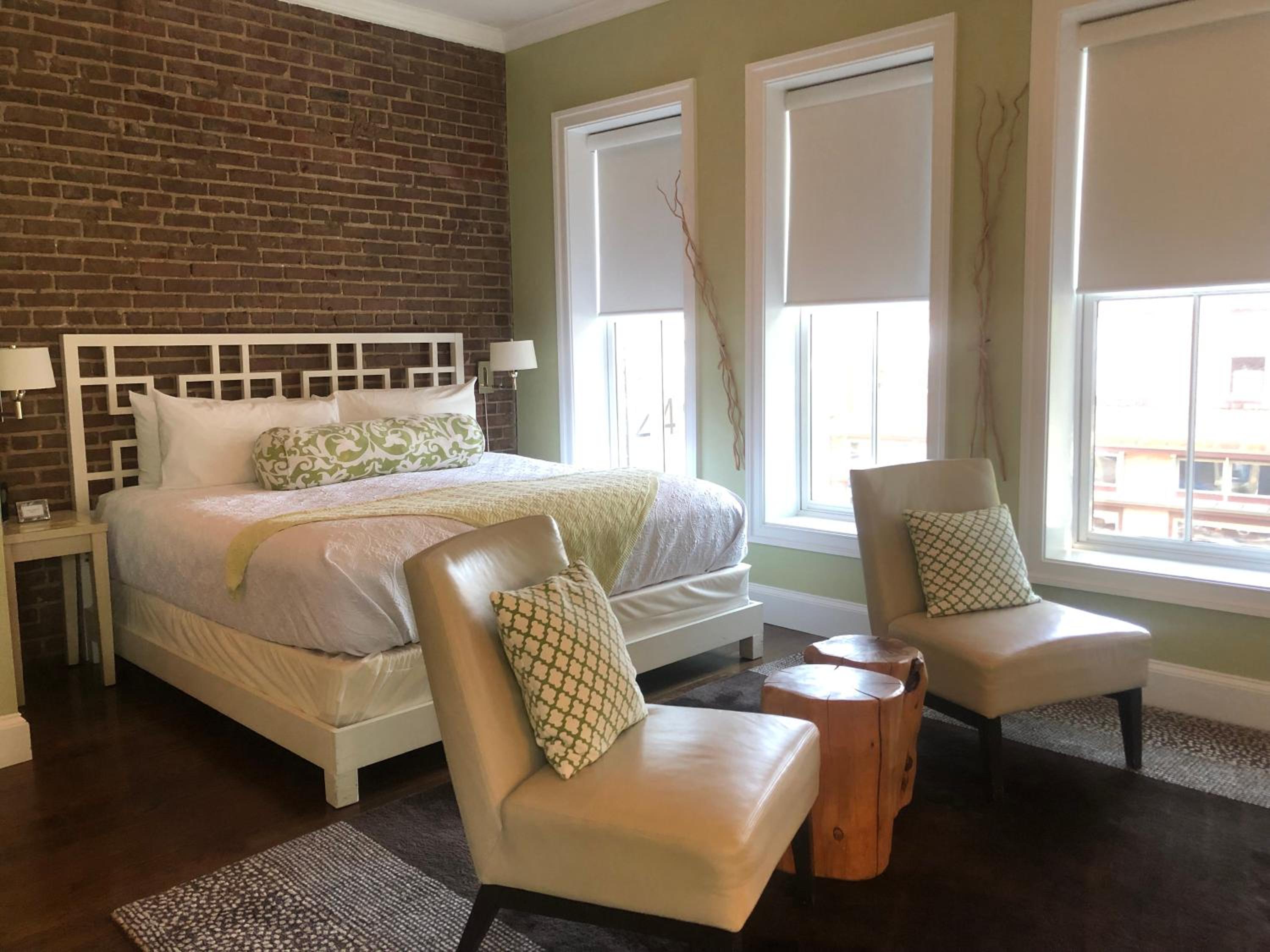 Suites at 249