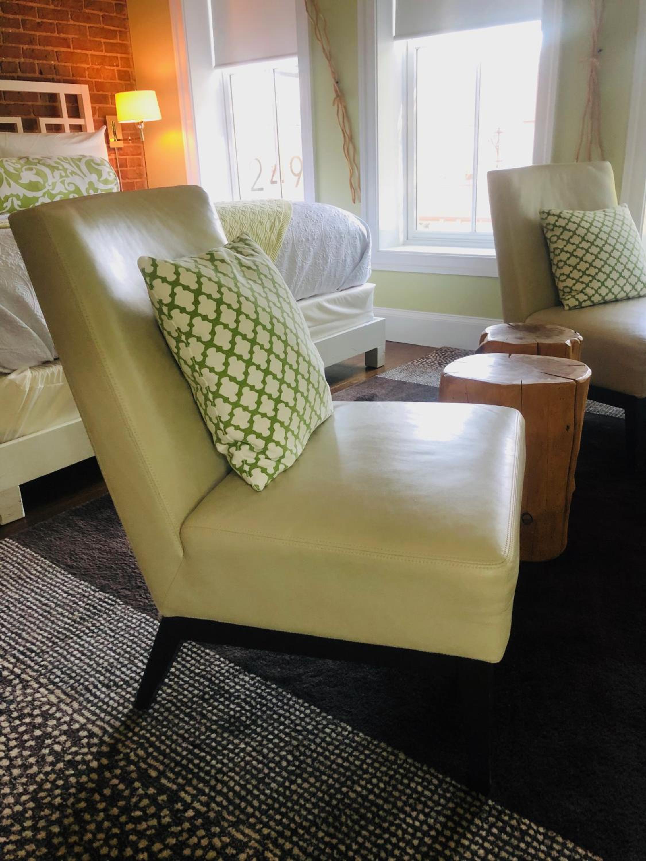 Suites at 249