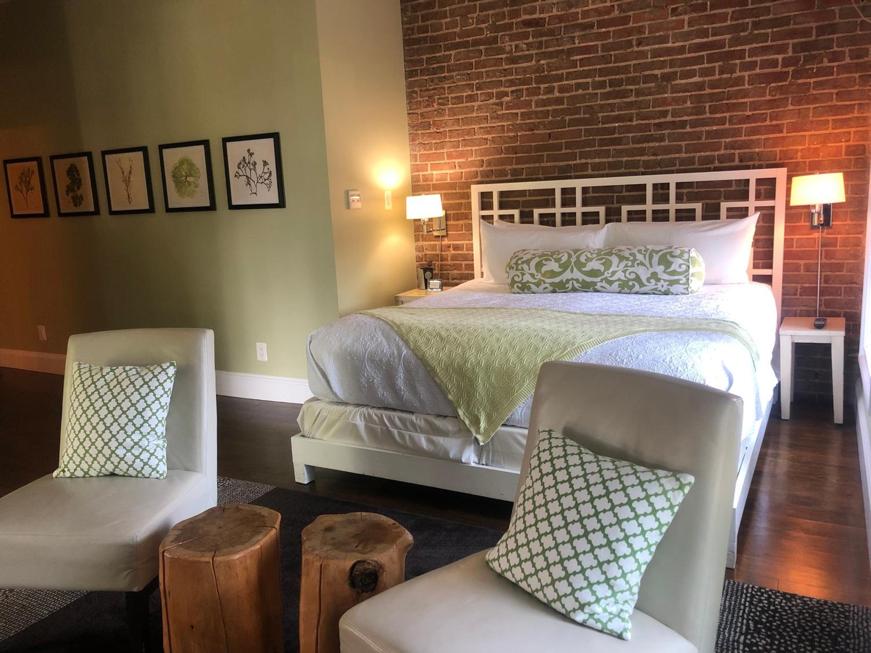 Suites at 249