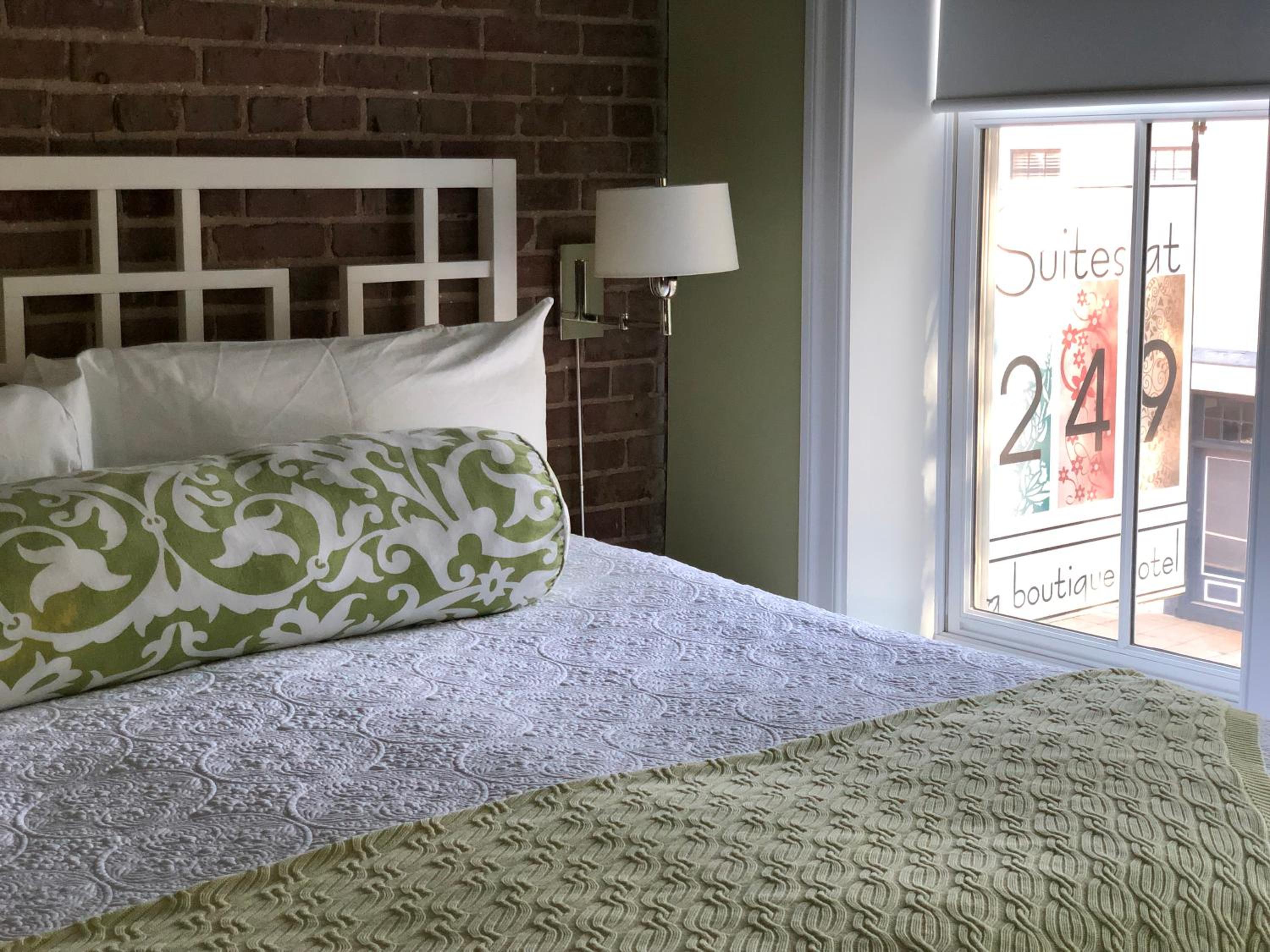 Suites at 249