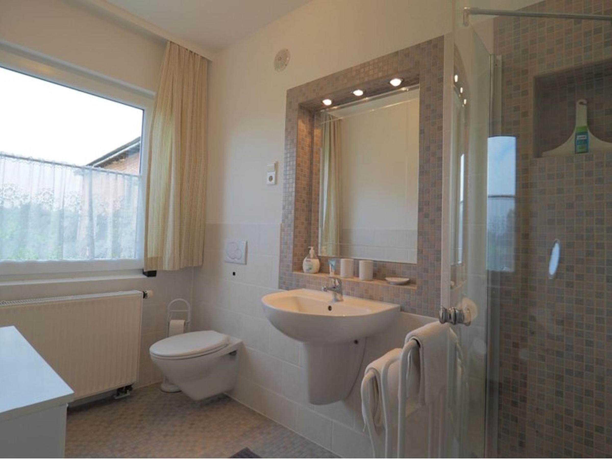 Ferienwohnung Koppelblick en Plattenburg — bathroom