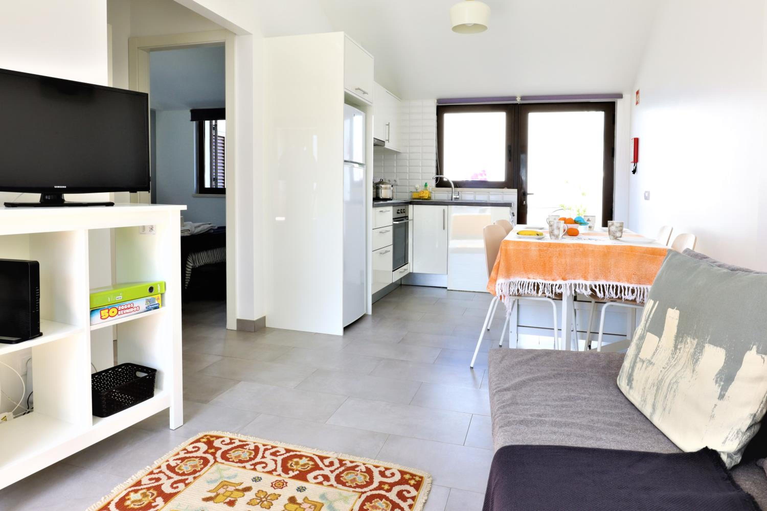 Vila - Mar - Private outdoor Jacuzzi - wifi & airco - by bedzy view 4